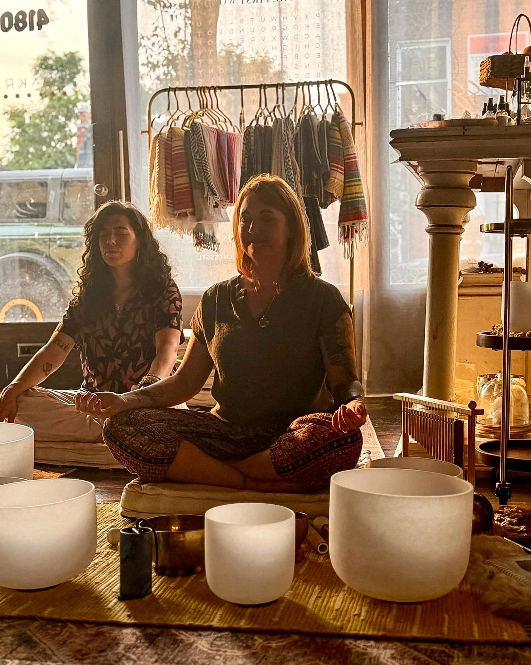 Manipura, the Solar Plexus Chakra, is your center of personal power, willpower, and gut instinct. When it&rsquo;s balanced, you act with confidence. When it&rsquo;s blocked, self-doubt creeps in.🌞💛🌻 

📝 What is your gut telling you today?

📸: Jo