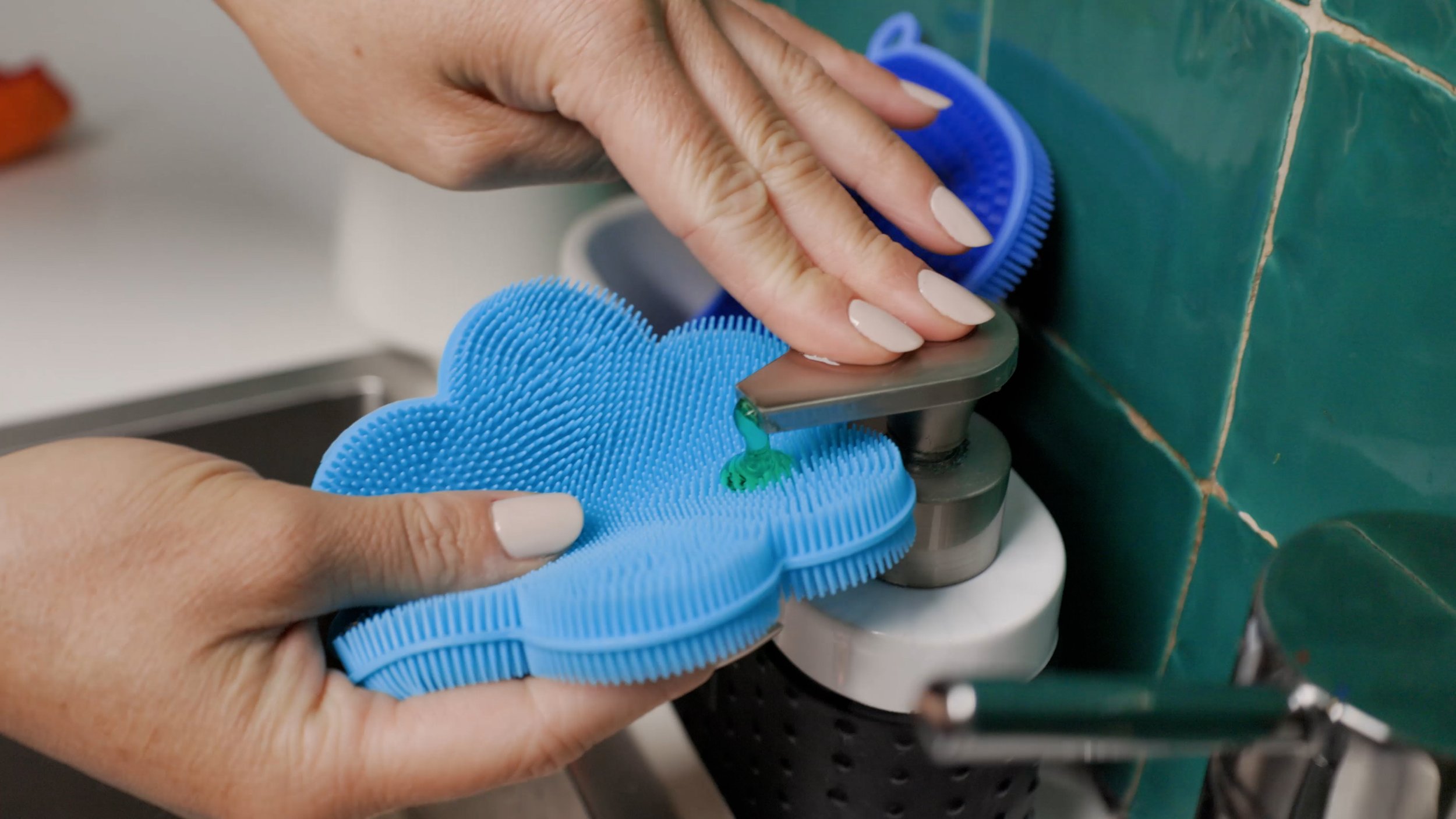 2 cut Scrubby and Swisch 4k.mp4.00_01_03_15.Still002.jpg