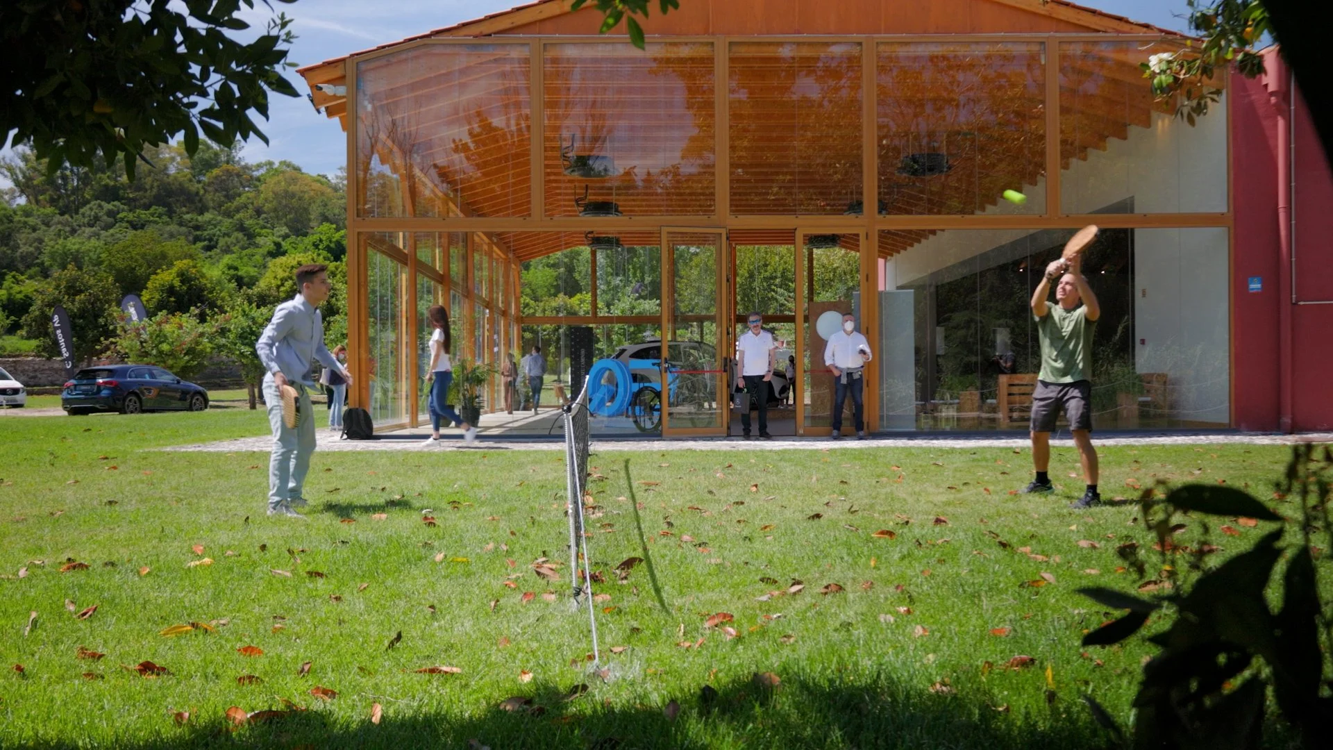 2021-05-20 Mercedes EQ .mp4.00_00_59_04.Still002.jpg