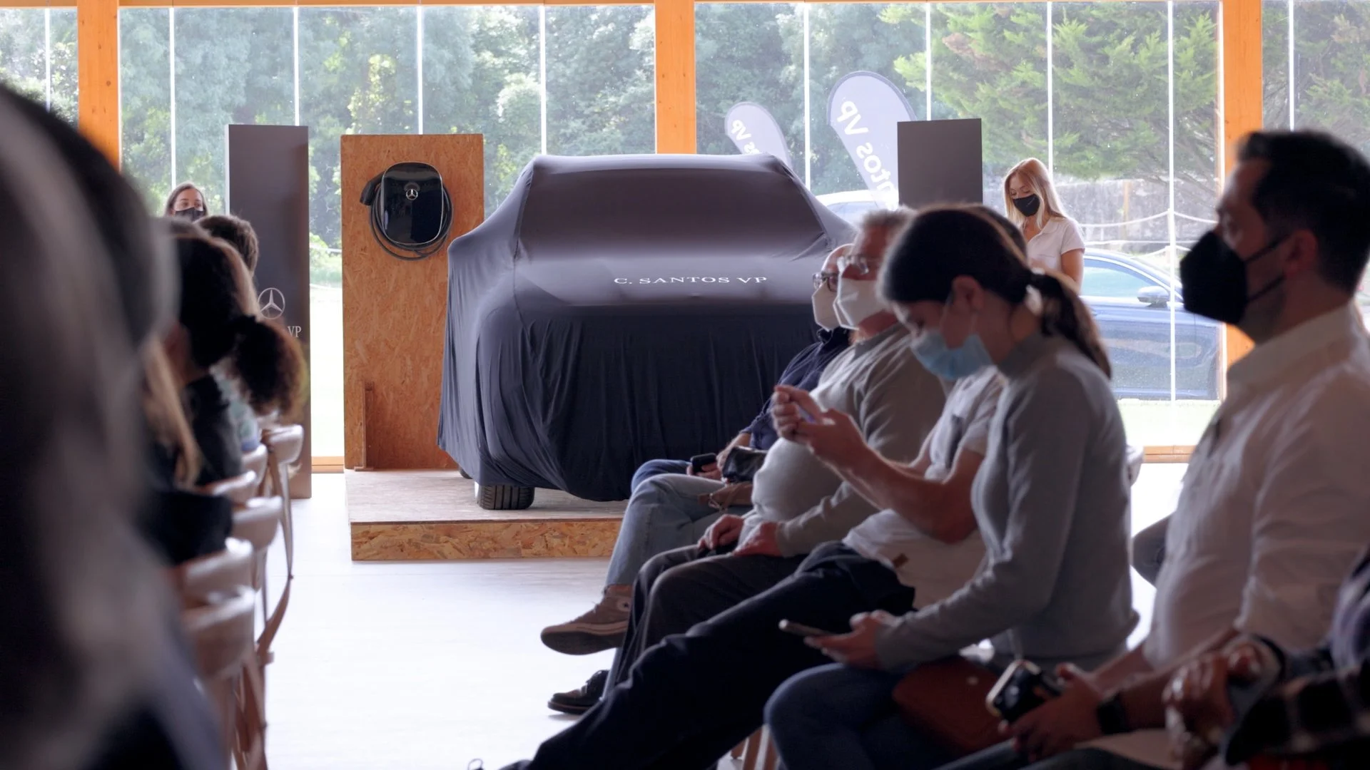 2021-05-20 Mercedes EQ .mp4.00_00_32_36.Still007.jpg