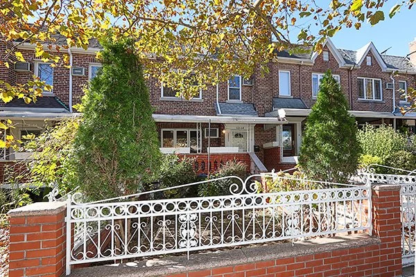 63-64 78th St, Middle Village 3.JPG