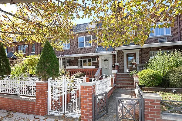 63-64 78th St, Middle Village 1.JPG