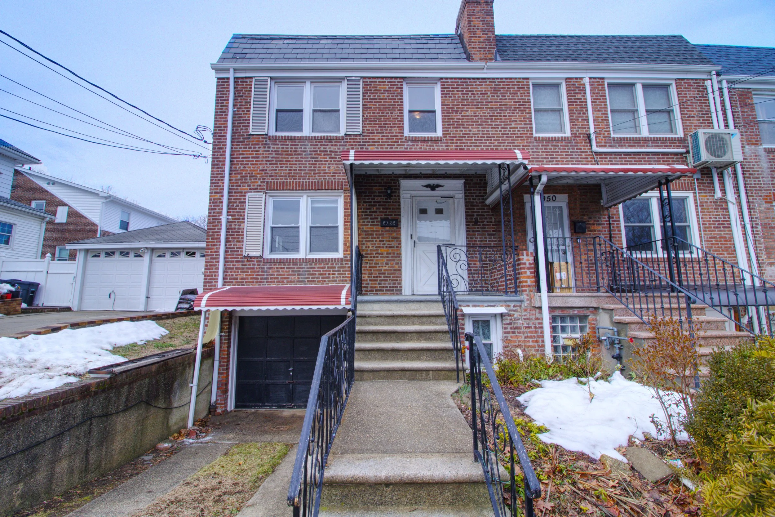 Abbot.2952 172nd St, 2FAM, Flushing (001).jpg