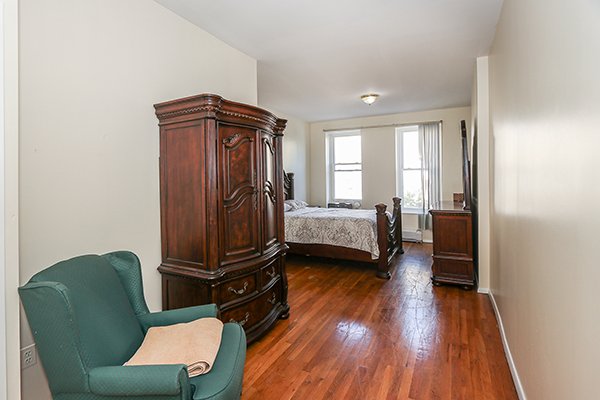 18-32 George St, Ridgewood 16.JPG