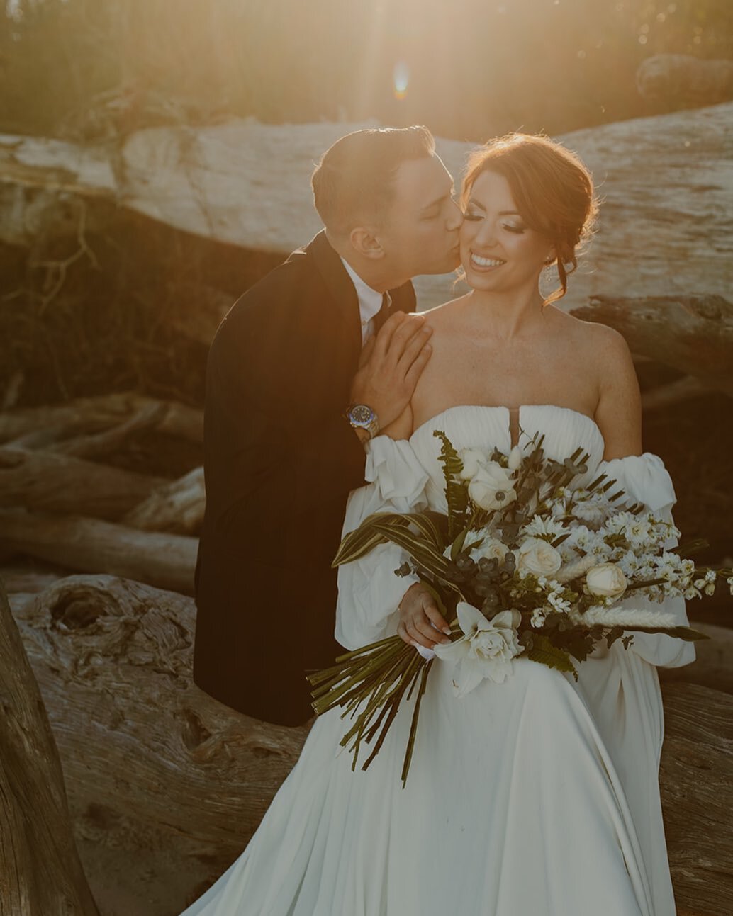 Why you should make time for creative wedding photos:

Unique and Memorable: Creative wedding photos will make your wedding stand out and be remembered for years to come.

Personalized Touch: Creative wedding photos will reflect your personality and 