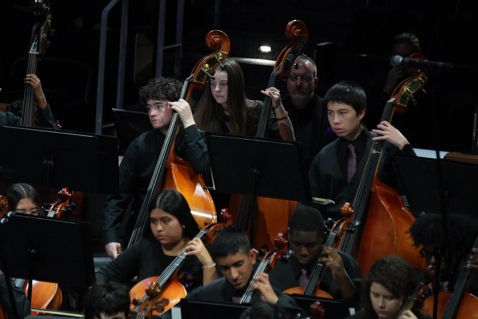 UDHS-WINTER-CONCERT-12-10-2586.JPG
