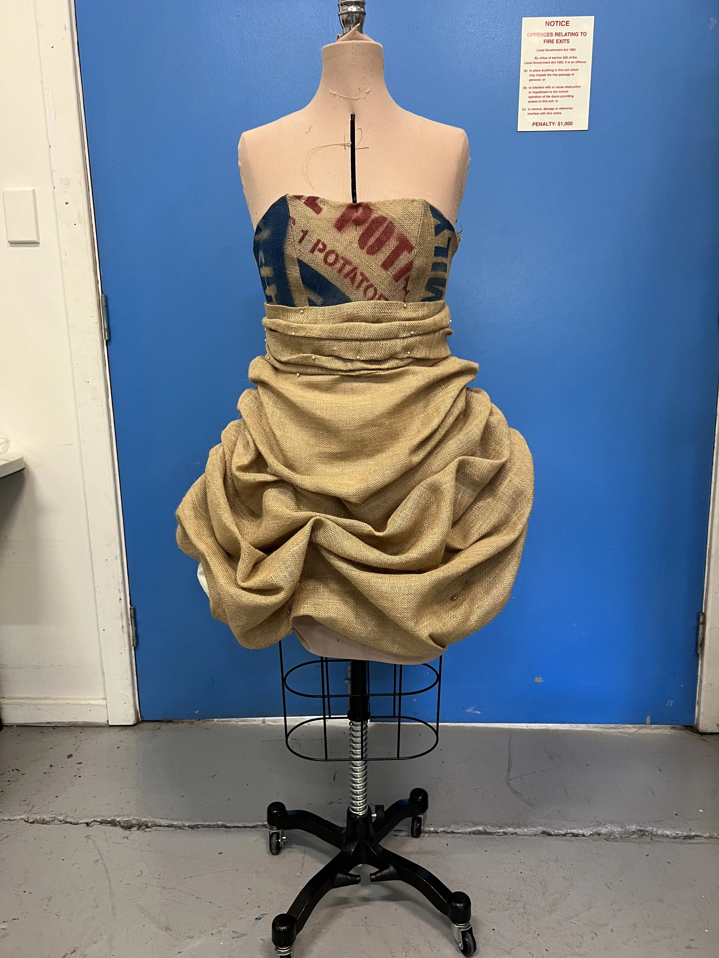 Appleton Laddies Potato Race ( Film ) - Sack costume 