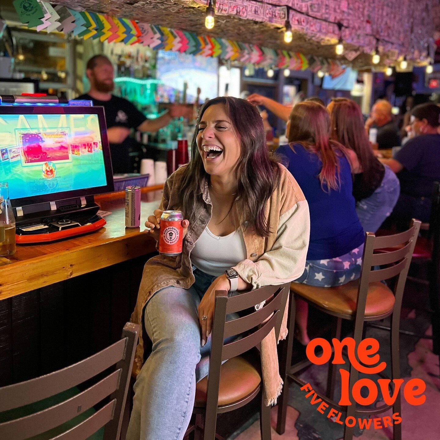 Bar Hopper 🍸⁠
&bull;⁠
Don&rsquo;t ONLY try this at home. Why not mix in a refreshing twist on your night out with your crew? Is Bar Hoppin&rsquo; your &ldquo;One Love&rdquo;? Whatever your love, enjoy it more with Five Flowers.⁠
&bull;⁠
&bull;⁠
#one