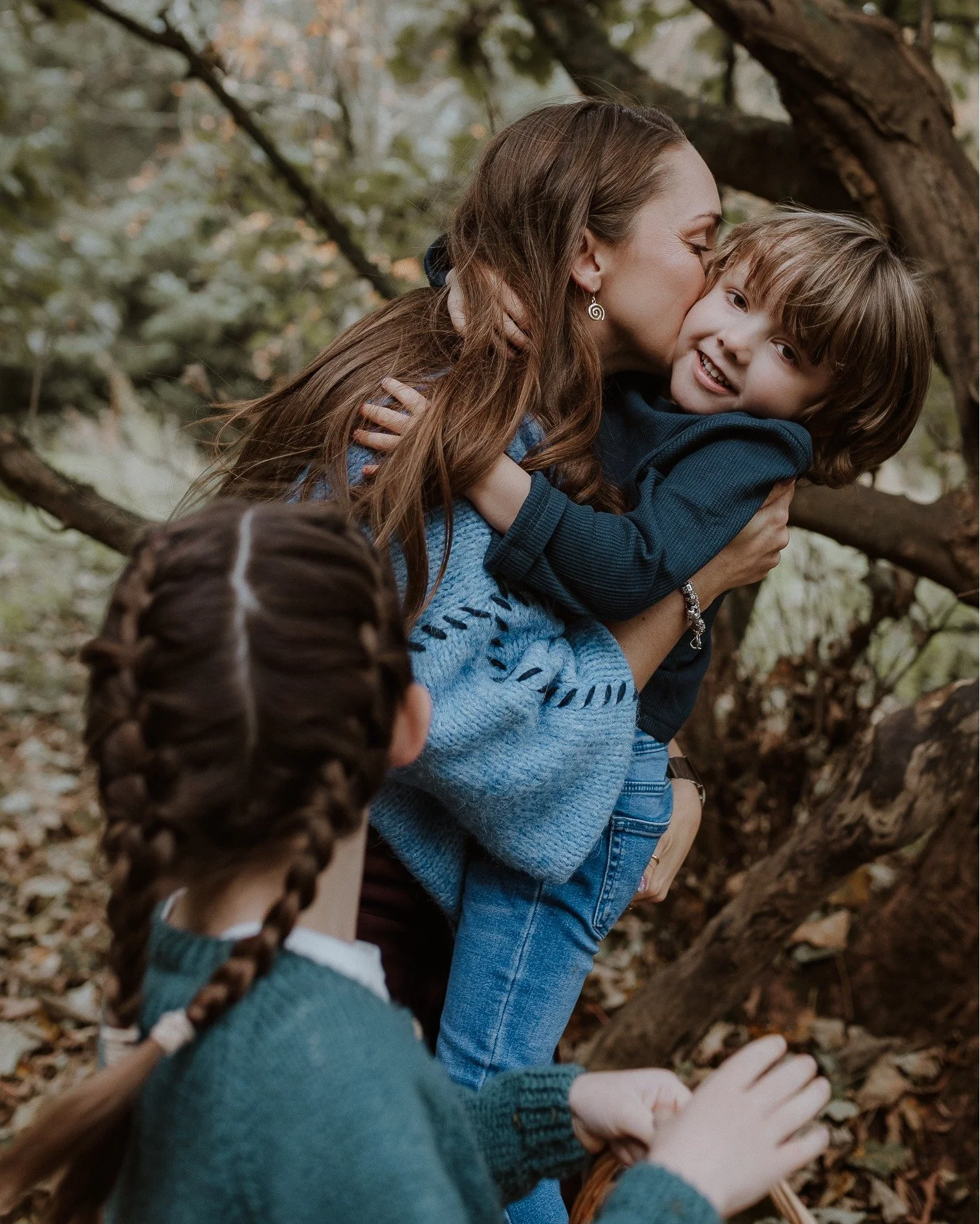 There&rsquo;s something about autumn light at Fenham Carr that feels like pure magic&hellip; and getting to photograph the Burbidge family in it once again was an absolute dream. 🍂✨

Watching families grow, reconnecting year after year, and capturin
