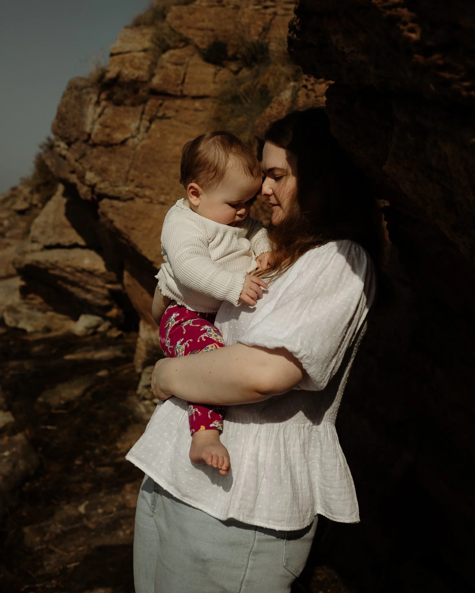 Some sessions feel like poetry, and my time with Lisa &amp; Caia at Half Moon Bay was exactly that. These two are such a muse for me&mdash;there&rsquo;s a softness in the way they move together, a quiet strength in their connection, and a gentleness 