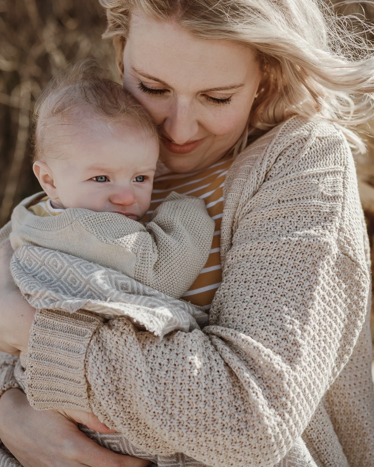 ✨ There&rsquo;s magic in the everyday moments ✨

The tiny fingers holding yours, a quiet morning cuddle, a laugh that fills the room&mdash;these fleeting moments are the ones you&rsquo;ll treasure forever. 💛

As a motherhood and family photographer,