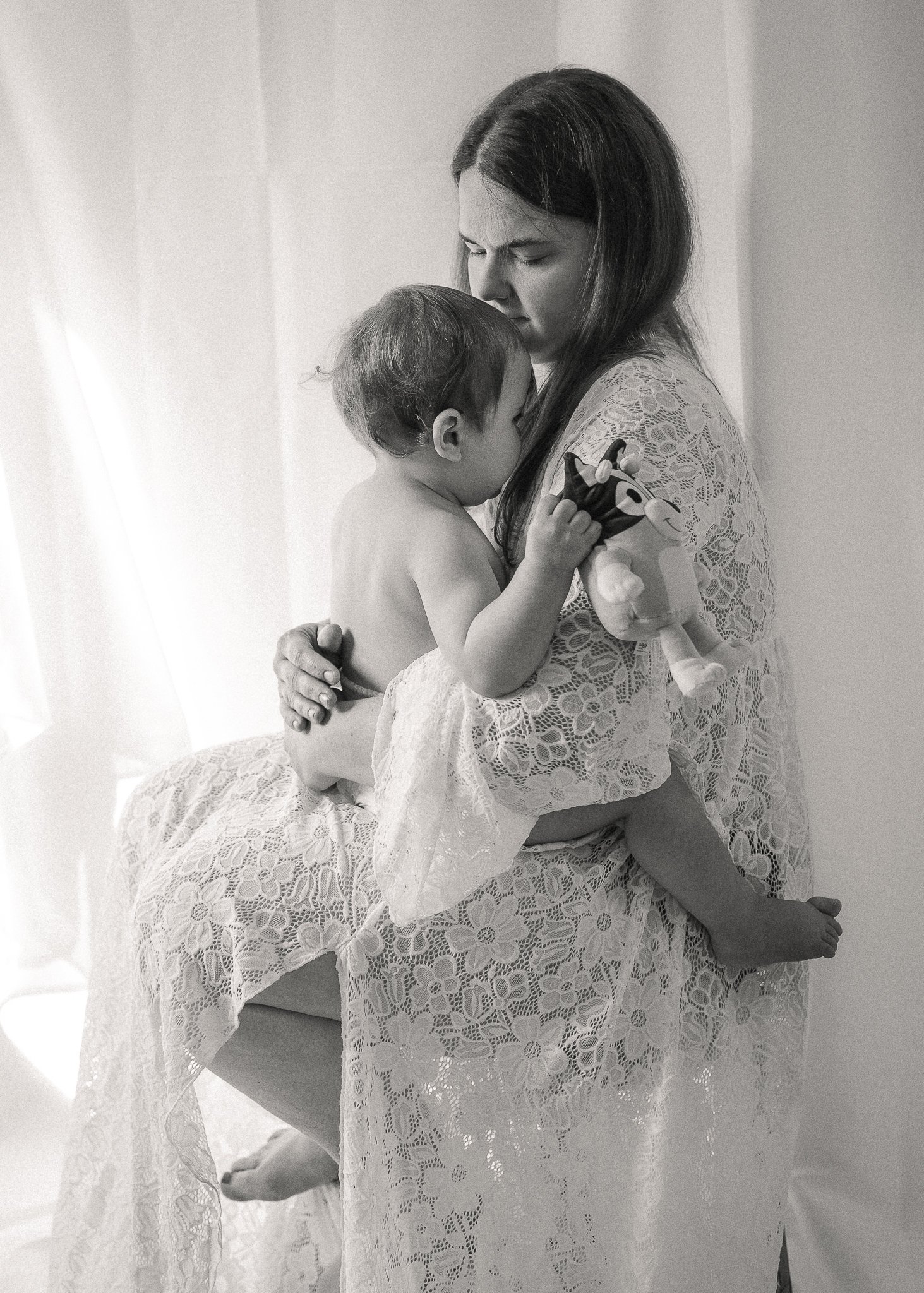 Morganna Monk Photography-StudioMotherhood-Lisa&Caia-25.jpg