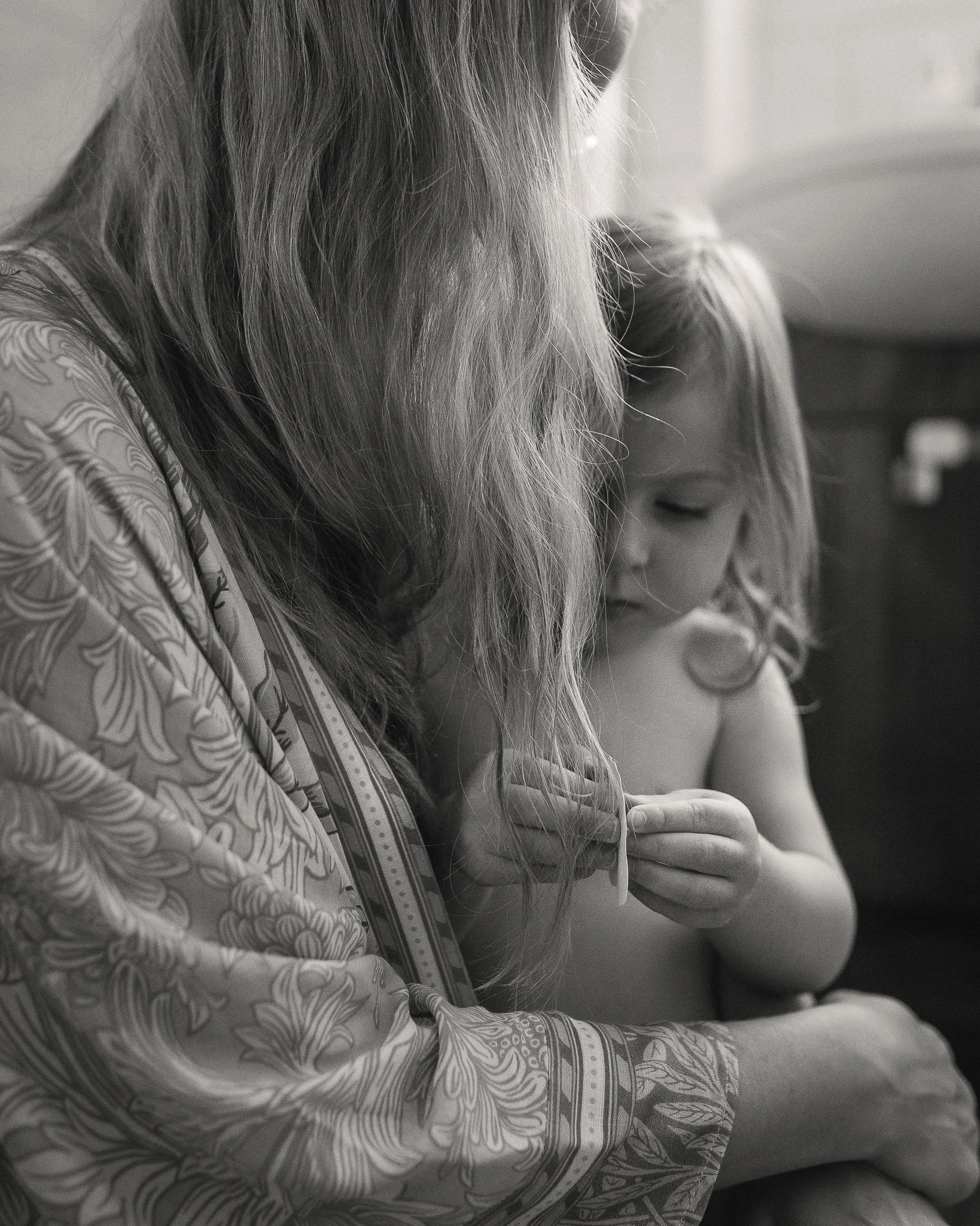 Intimate mothering moments with Emma & Imogen