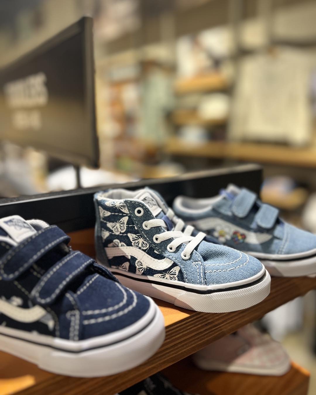 Baby Vans! Shop all sizes at the Vans store at La Palmera. #tuesdayshoesday