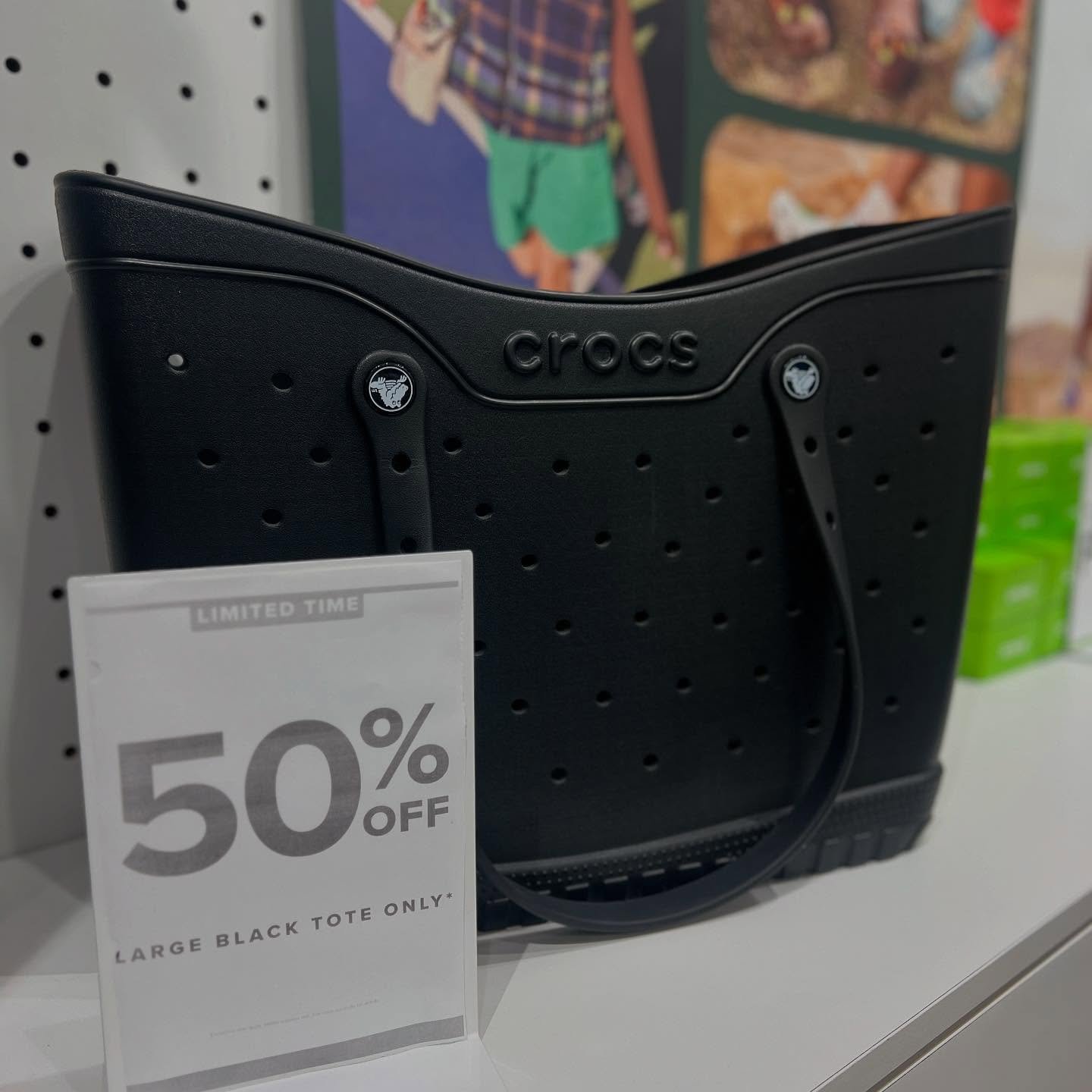 The black tote is now on sale 50% off for a limited time only! Visit the @crocs store to purchase. 🐊🖤