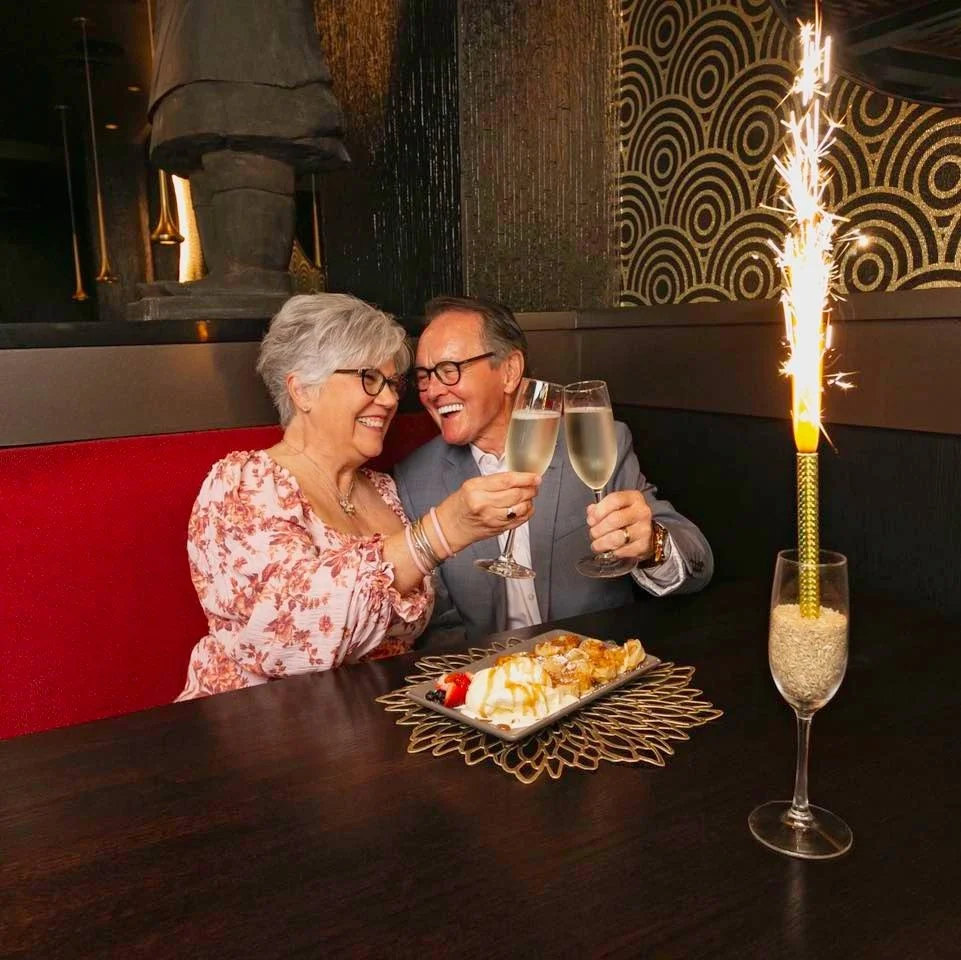 Happy New Year from La Palmera! 🥂🎉 The mall and food court are open 10am-6pm on Wednesday and Thursday, but we encourage you to celebrate at any of our dining restaurants to ring in the year.

📸: pfchangs