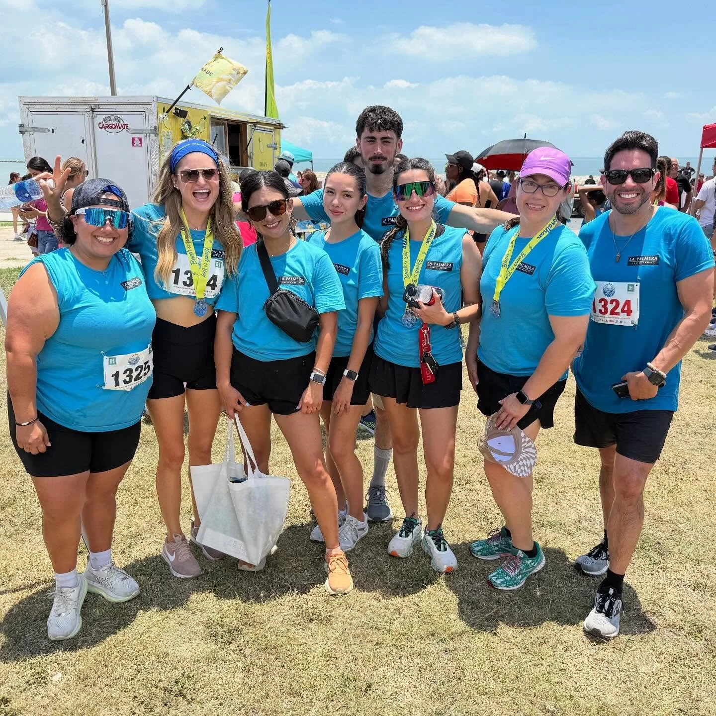 Calling any runners and walkers! La Palmera has an opening on their Team Wave Walkers at Beach to Bay on May 16. DM us for more information on representing La Palmera at one of the largest relay races in the U.S.! 👟🌊 No purchase necessary. Particip
