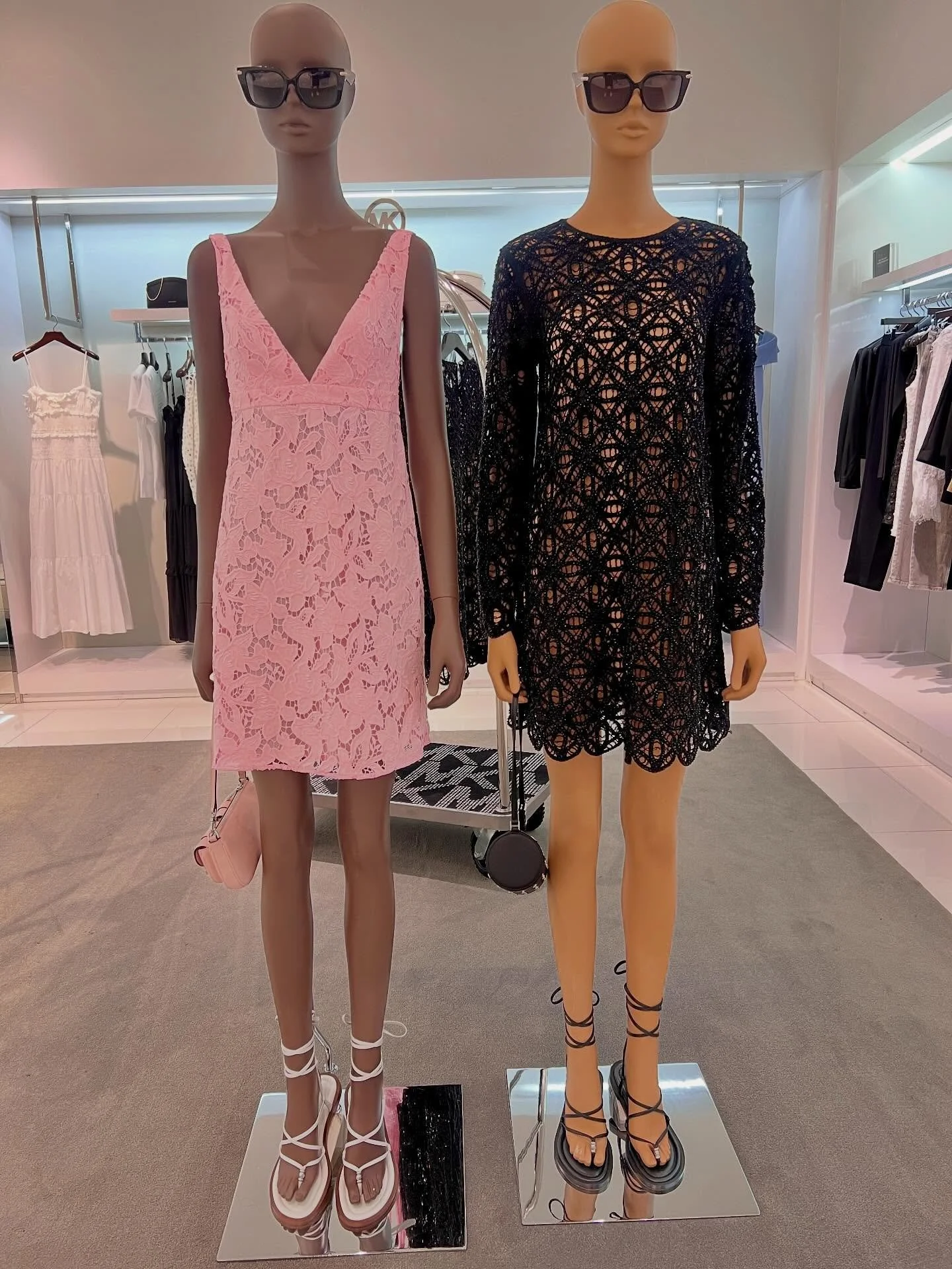 Mother&rsquo;s Day sales are happening throughout La Palmera, especially at the Michael Kors store! 💝 Get 25% off summer styles, including dresses, handbags and ALL shoes.