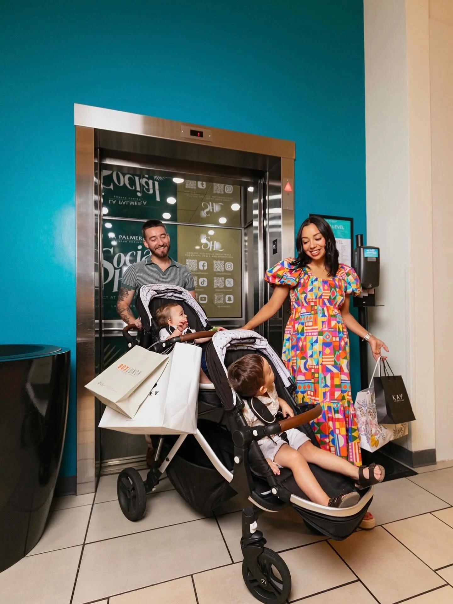 Happy Mother&rsquo;s Day from La Palmera! May your day be filled with love, happiness, and shopping bags. 🛍️💕