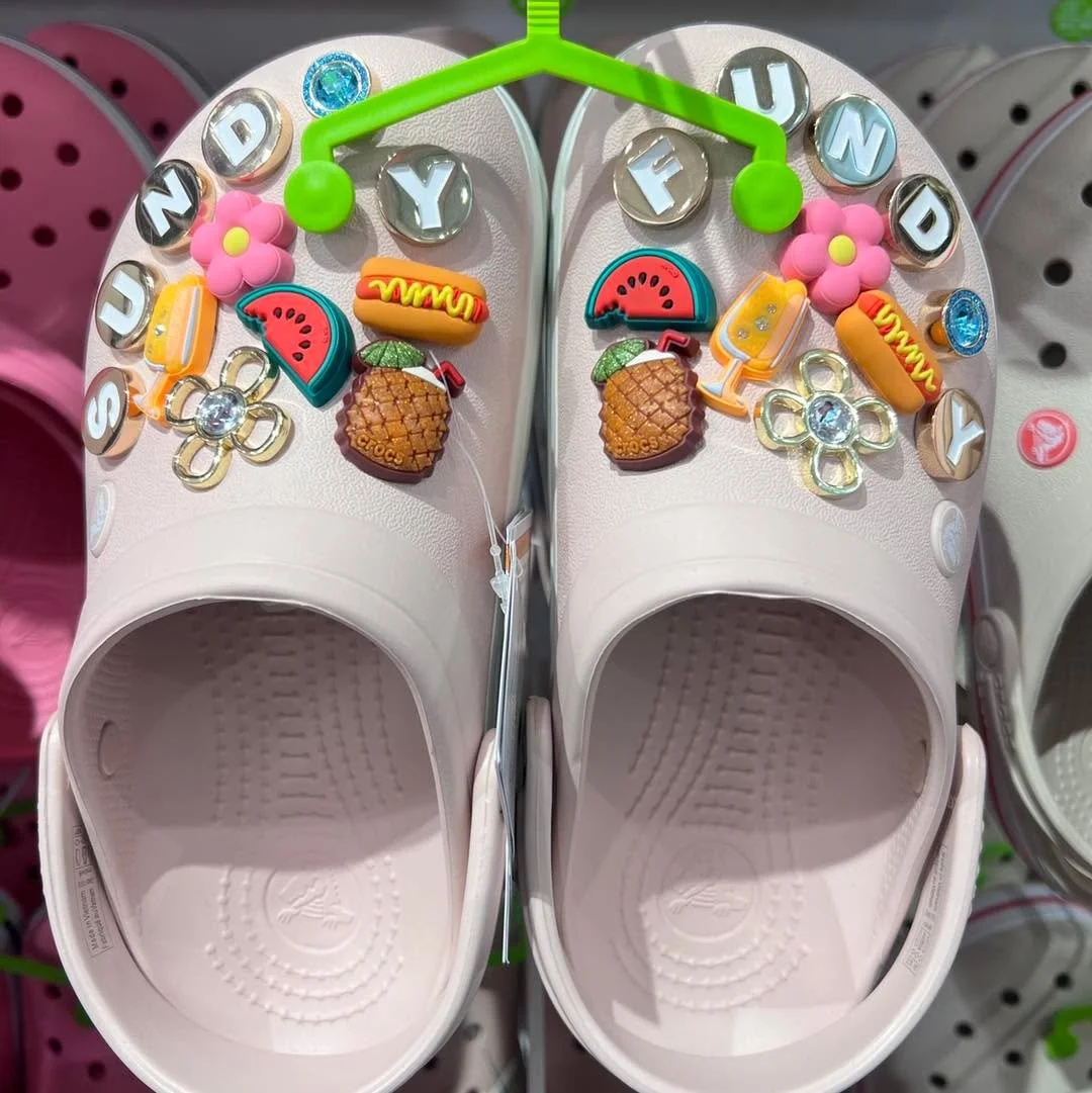 Did someone say three-day weekend? Enjoy Memorial Day sales all weekend at La Palmera including 10 Jibbitz for $15 at the Crocs store!