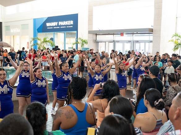 Back-to-school energy is high at La Palmera after a fun-filled CCISD Day! Shoppers enjoyed live performances and learning about programs available at Corpus Christi Independent School District. 🍎📚