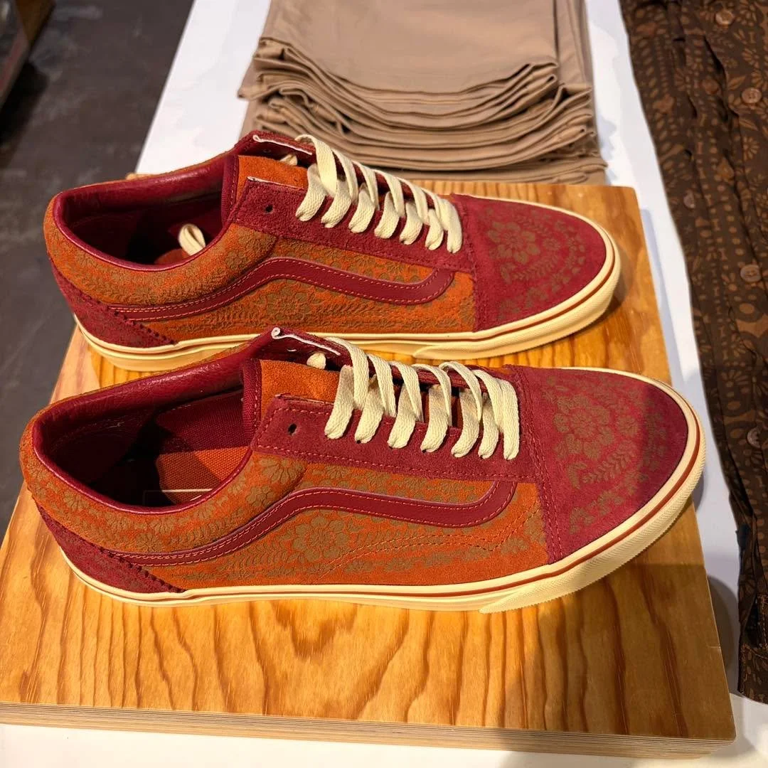 The La Palmera Vans store is one of the few locations to get this season&rsquo;s limited &ldquo;Dia De Los Muertos&rdquo; collection! Stop in to shop these items featuring embroidery, floral accents, and festive graphics to honor our lost loved ones.