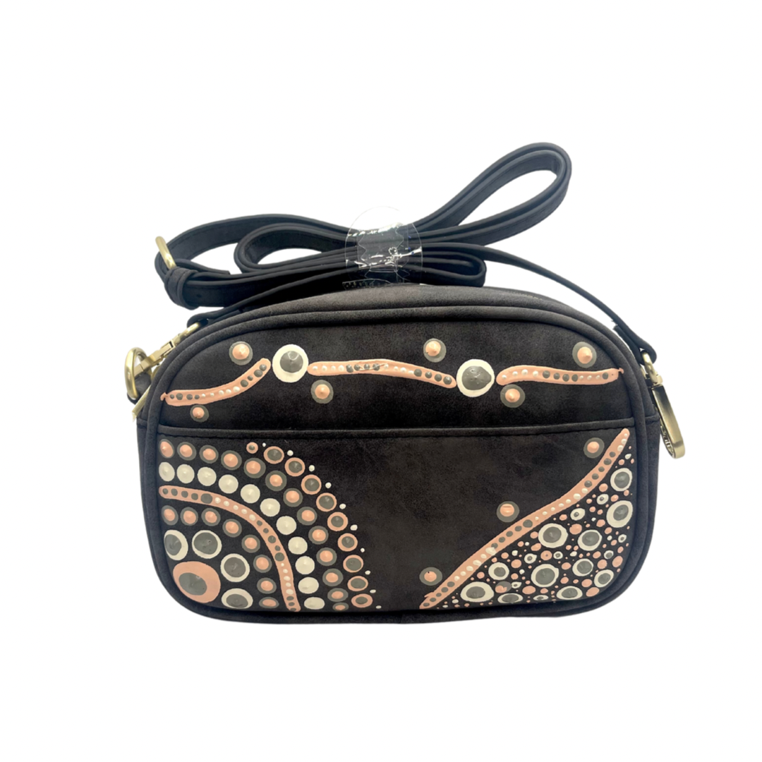 Front Pocket Crossbody Black Pascals