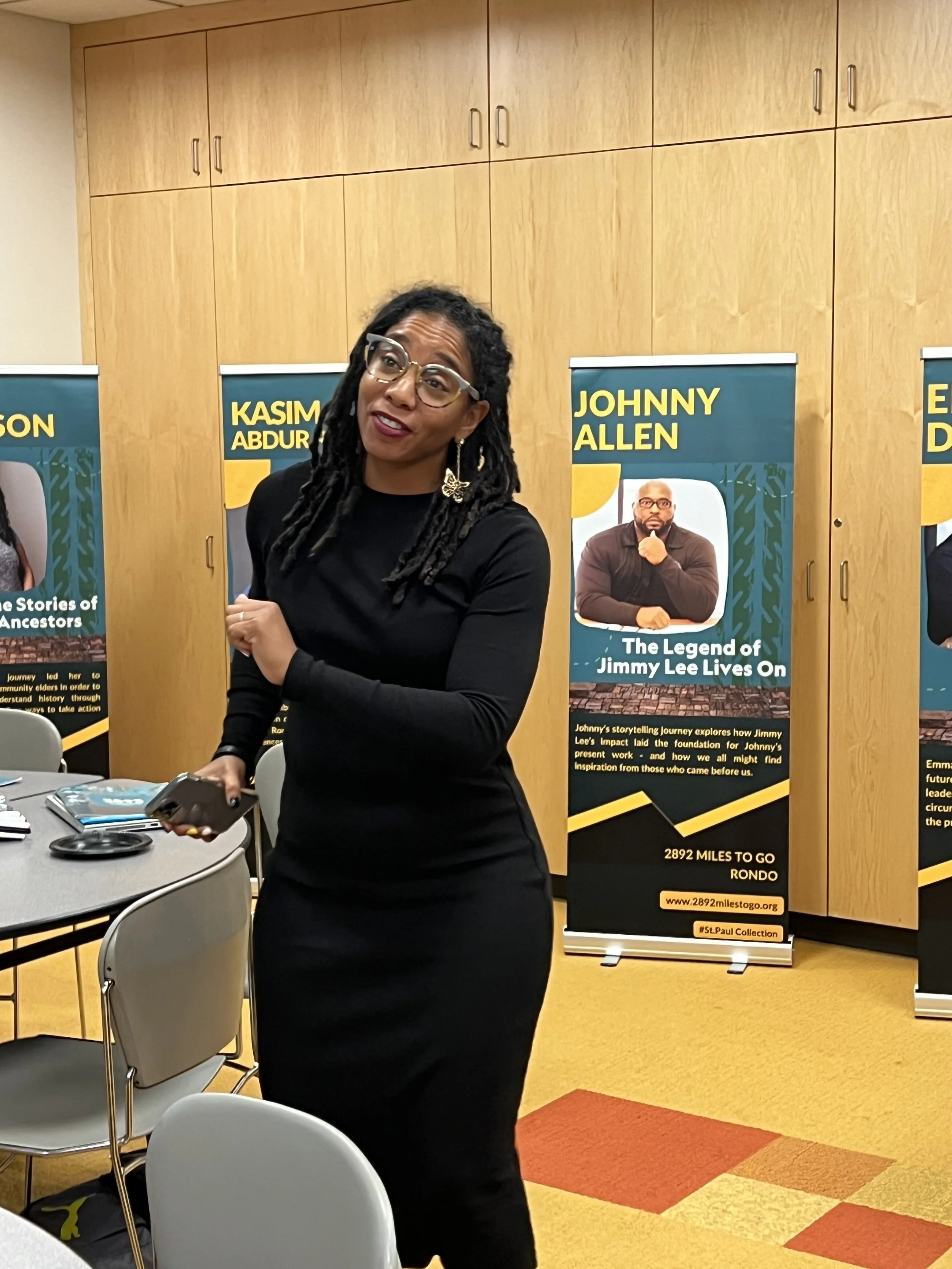 Jaraux Washington leading a teacher workshop about 2892 Rondo