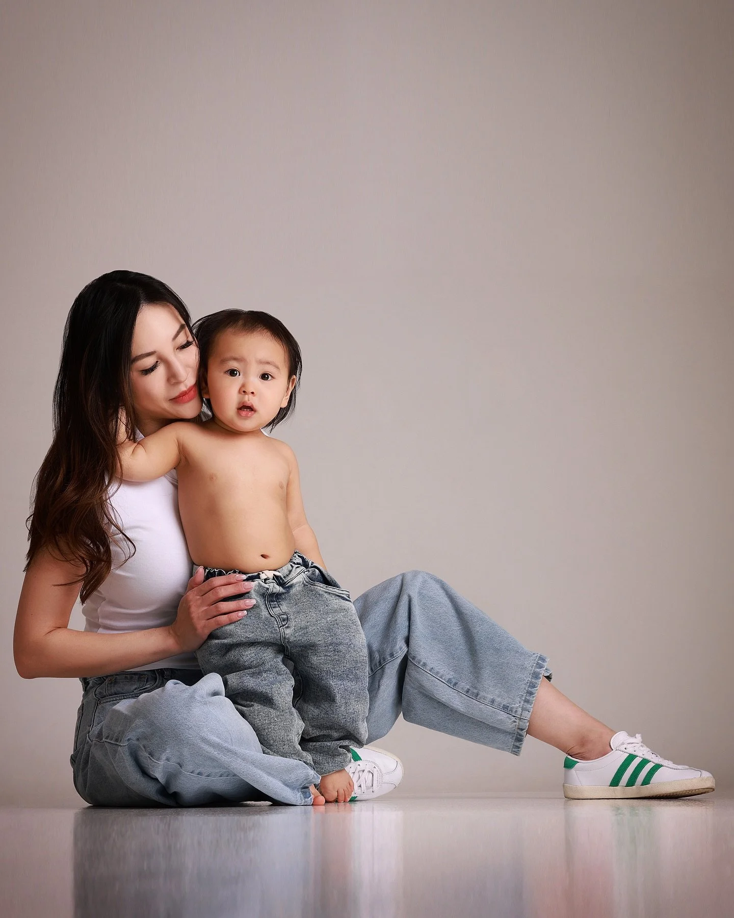 Effortless. Intimate. Timeless ❤️ #familyphotos #mumandson #familyphotography #markmorffewstudios