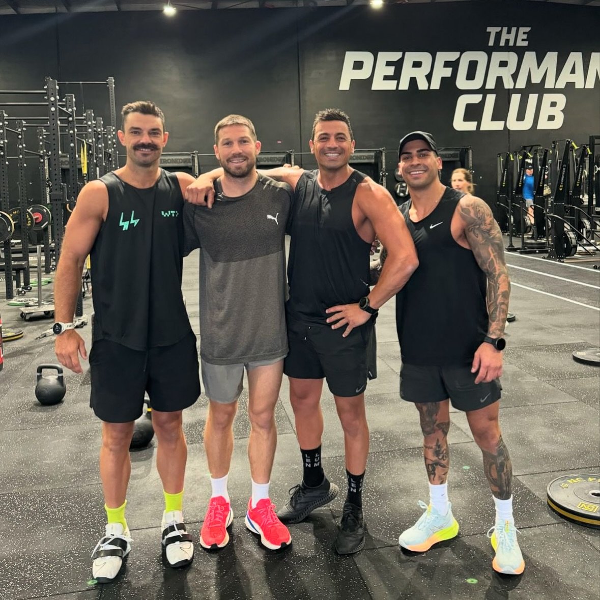 Huge morning session completed with Captain of the @gwsgiants @uncletobyfgreene 

@theperformanceclub 6:30am ✅
@zone22.recovery 7:30am ✅

Zone In. Recover. Revive.