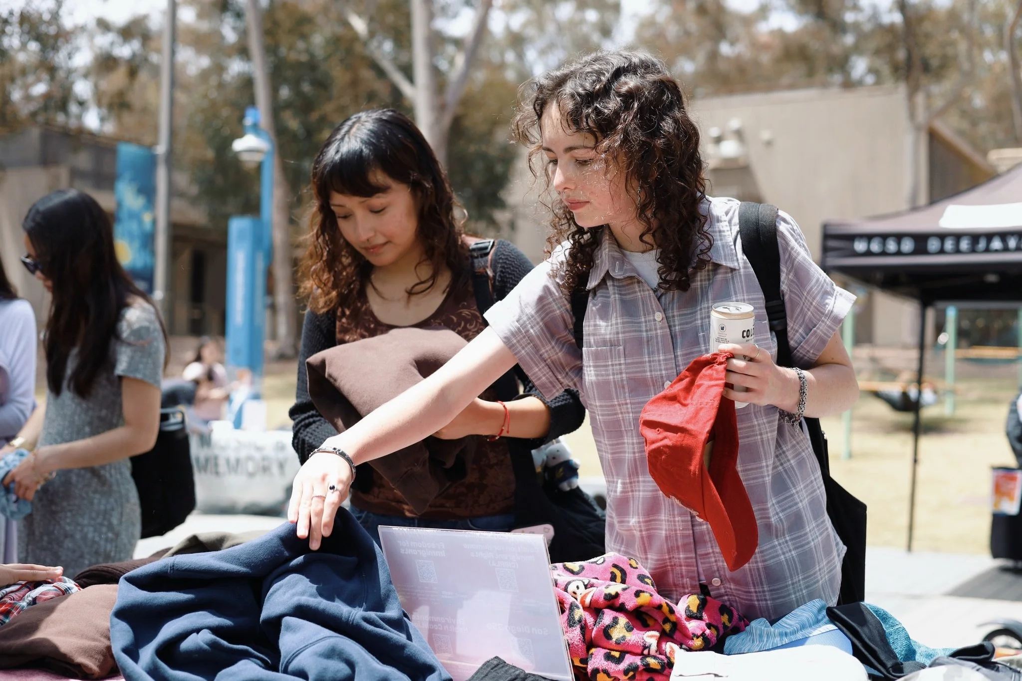 THRIFT &amp; RUMMAGE!!! 🌻🌷🛍️🎞️ huge thank you to those who showed out to our FLEA MARKET for CLIMATE JUSTICE, IMMIGRANT RIGHTS, &amp; A FREE PALESTINE!!! 🇵🇸✊🌎🌱🍄 our pop-up sale last week raised $400+ towards direct mutual aid of organization