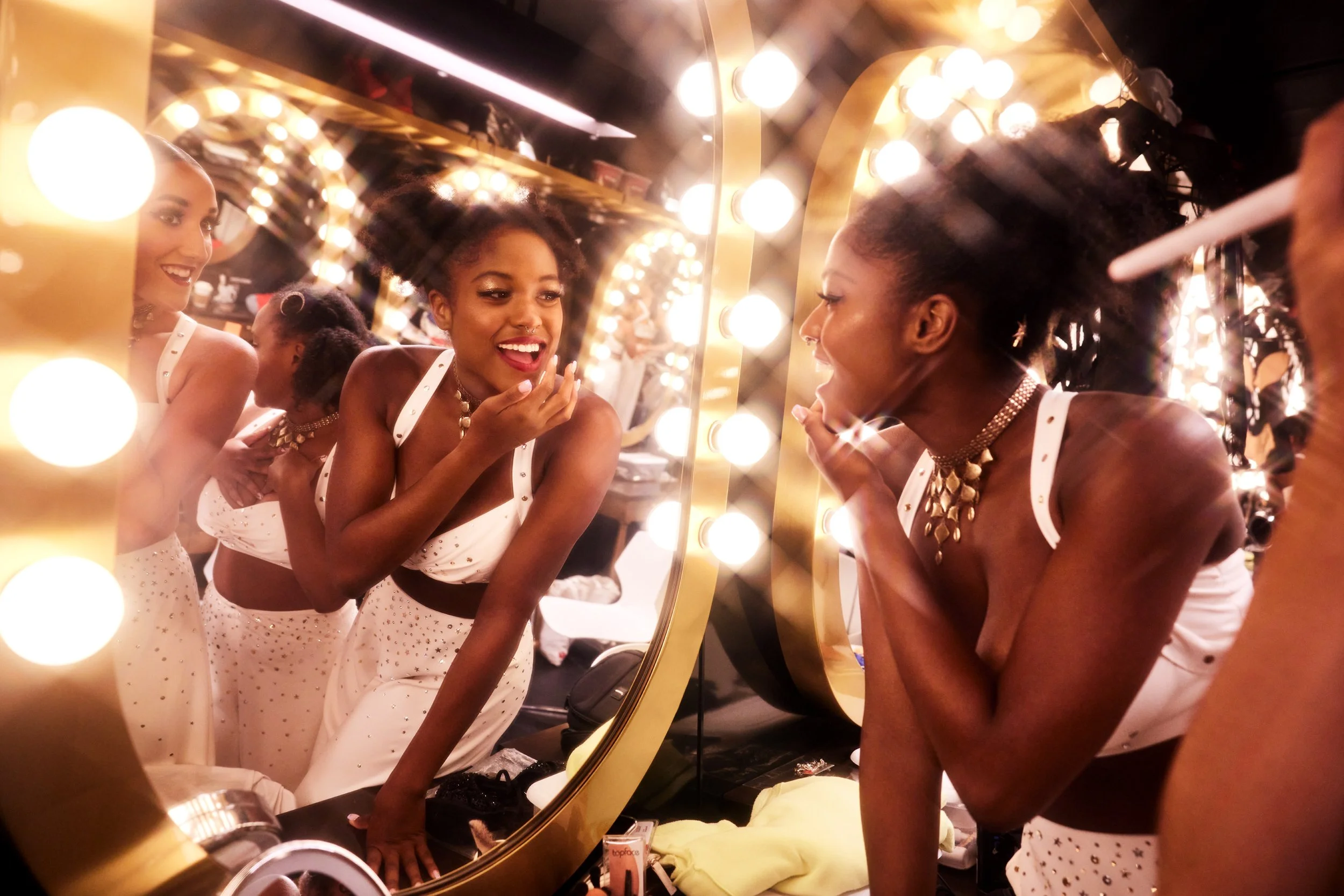 IMG-VAL-2022-ENT-manor-happenings-makeup-9202-UNCROPPED.jpg