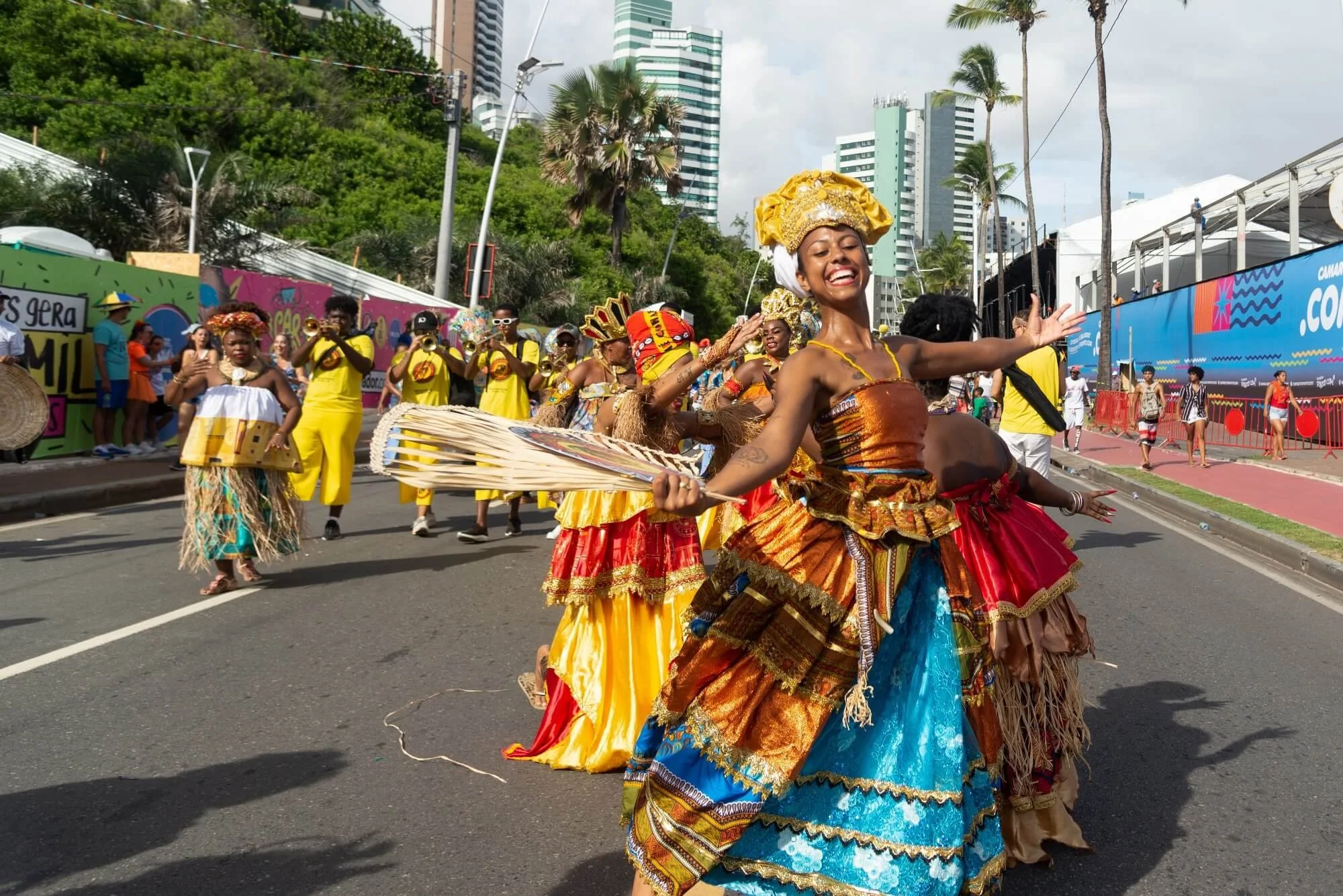 667b1c0688dae8ba879fe4c1_Carnival de Salvador da Bahia.jpg