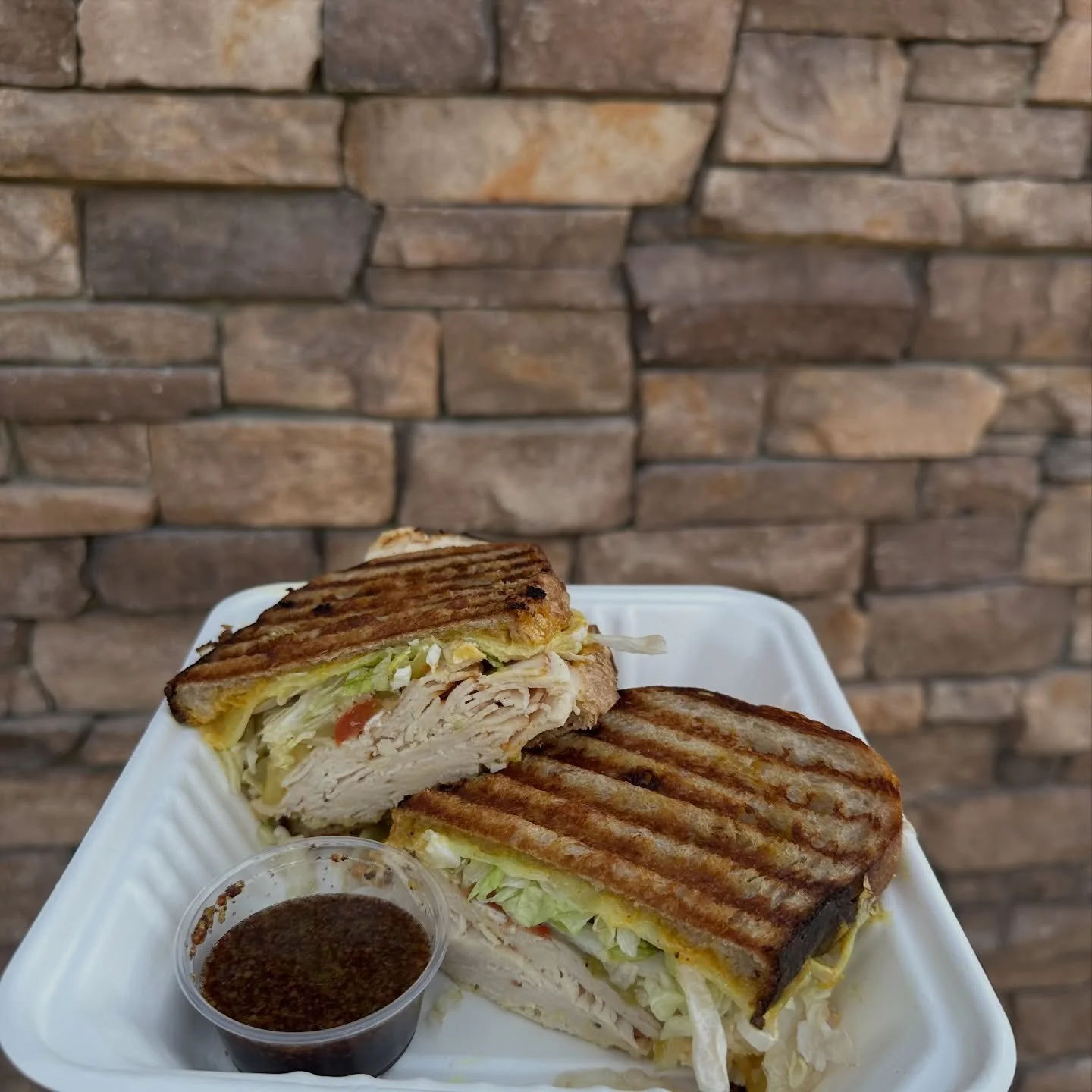This weeks special 
Available 2/9 - 2/13

The Club Med 🥪

Roasted chicken 
Feta cheese 
White cheddar cheese
Greek tomato aioli
Marinated vegetable mix
Iceberg lettuce 
w/ a house side sauce of sumac honey mustard