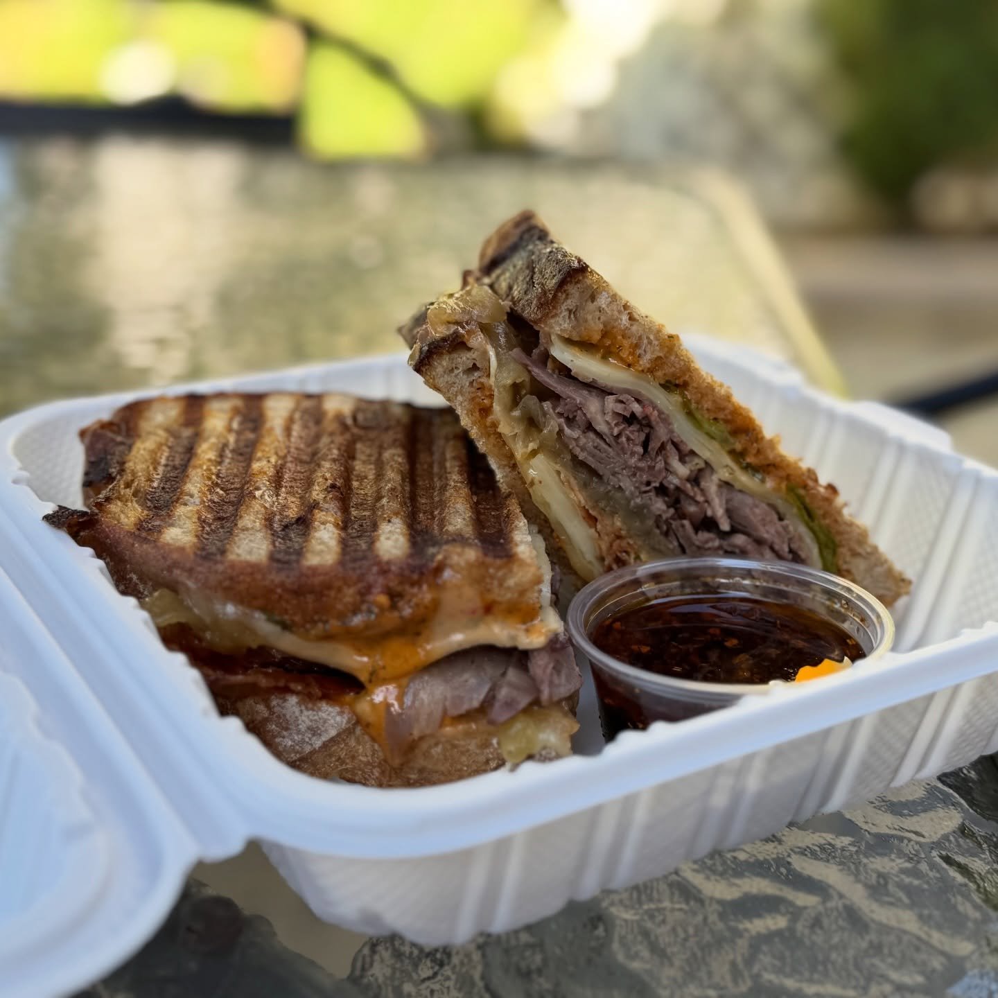 The Macker Special continues this week 🥪
Available 4/20 - 4/24

Australian wagyu
Bacon
Pepper jack
Provolone
Roasted shishito peppers
Caramelized onions
Herbed chipotle aioli 
Served w/ a smoked chili maple dipping sauce

Have you tried it yet? It&r