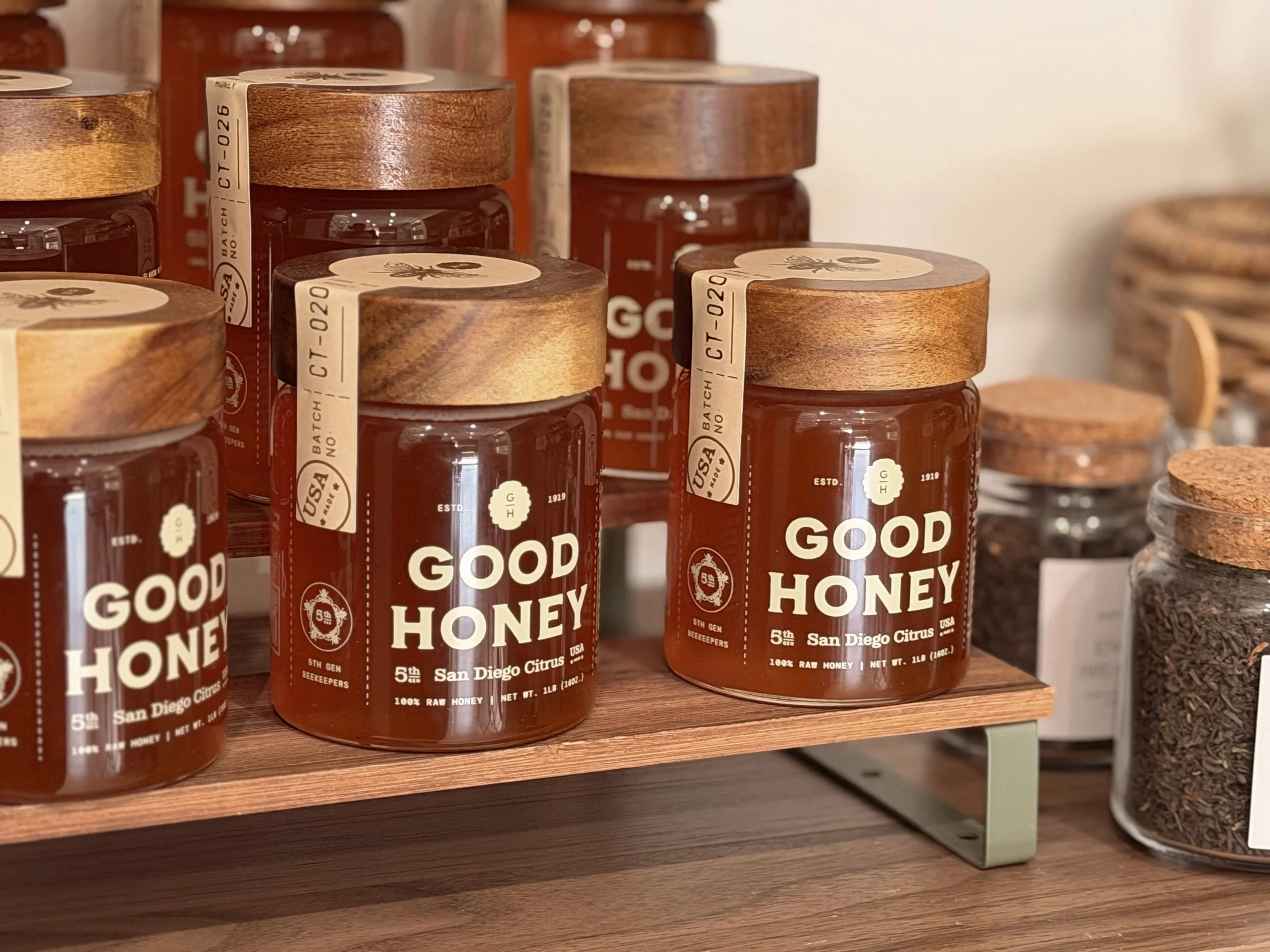 We&rsquo;re picky about what goes in your cup.

meet the honey behind our SD good honey latte and SD good honey matcha latte. San Diego citrus from @goodhoneyofficial, 5th generation Southern California beekeepers. 

Farm to table, delicious, raw and