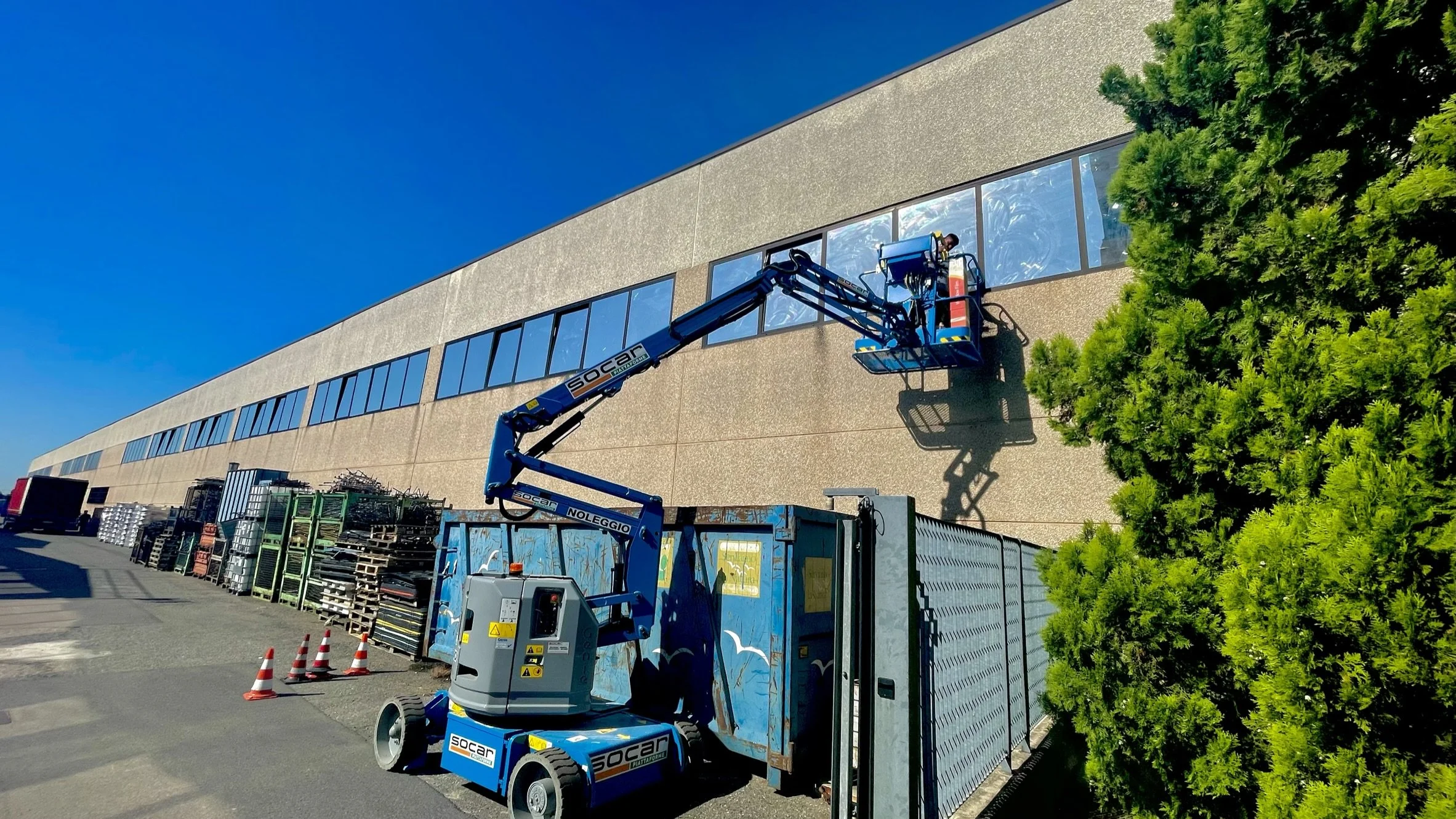 Pellicole termiche per attività produttive, industria, residenziale, capannoni, stabilimenti