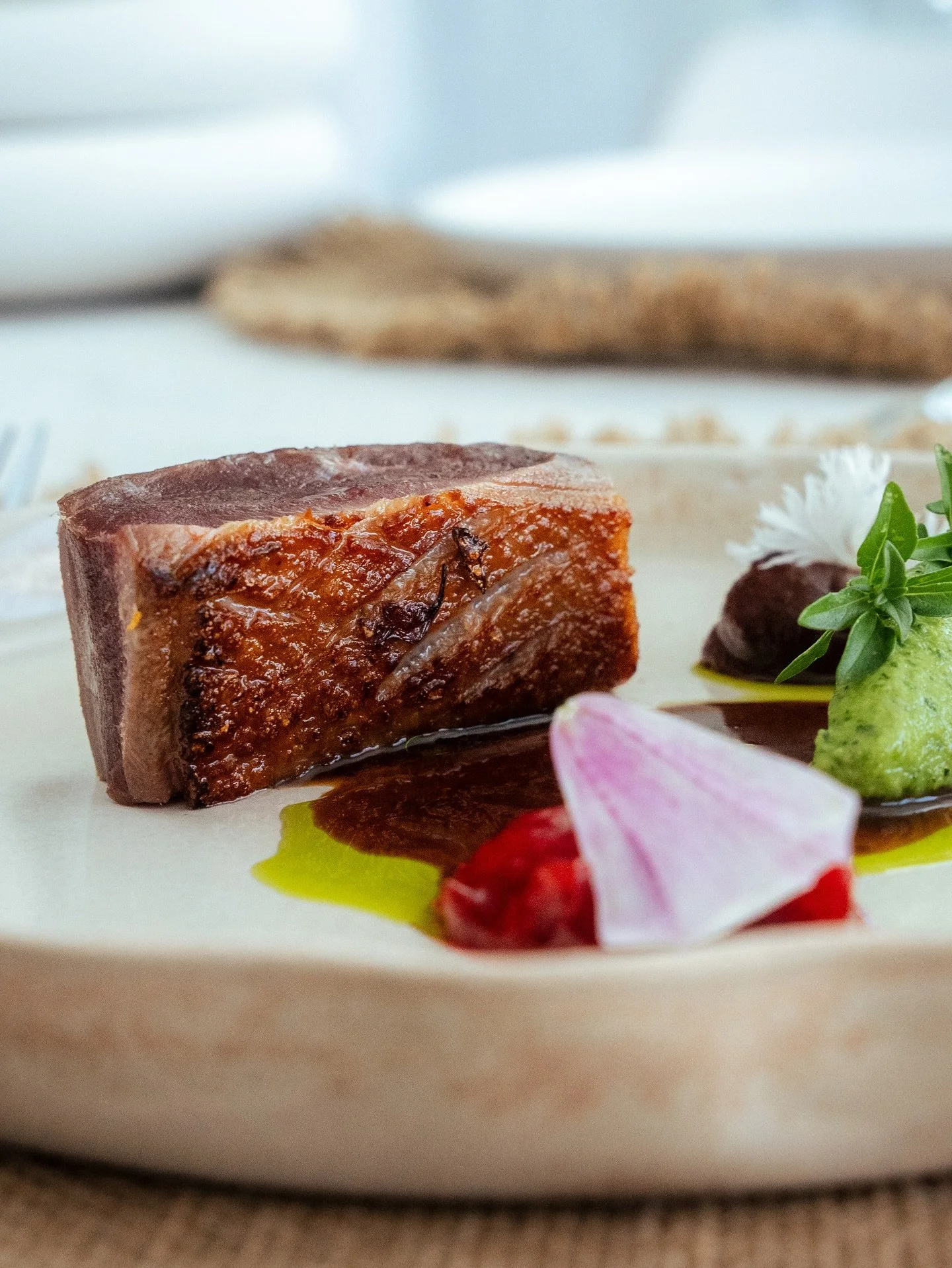 Menu d&eacute;gustation &eacute;t&eacute; 2025 🦆🍷⭐️

🚨Aujourd&rsquo;hui mis en avant, le magret de canard. Produit iconique du sud ouest, sublim&eacute; en gravlax. 
🌿Condiment prune &eacute;chalote, cr&egrave;me de courgette au basilic et jus &a