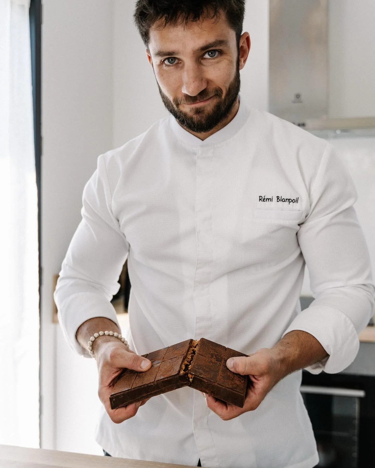 Swipe &agrave; droite 👉T&rsquo;es plut&ocirc;t tablette cacahu&egrave;tes 🥜 ou noix de coco 🥥 ?

#p&acirc;ques #chocolat #snickers #coco