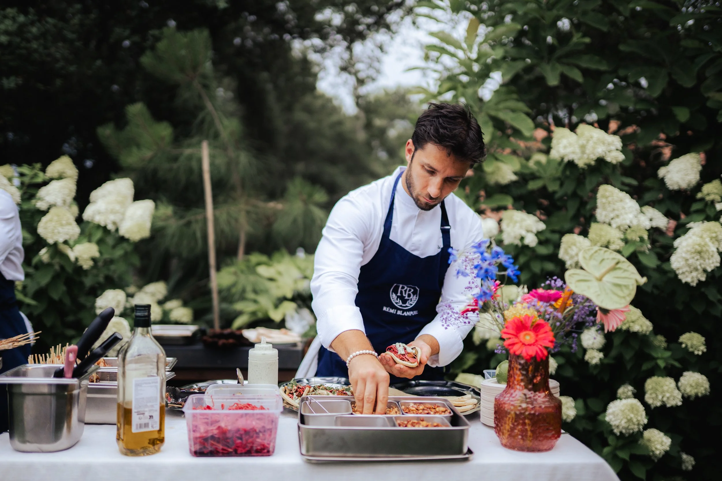 Chef privé cuisine en direct lors d’un mariage dans les Landes – expérience culinaire immersive sud-ouest