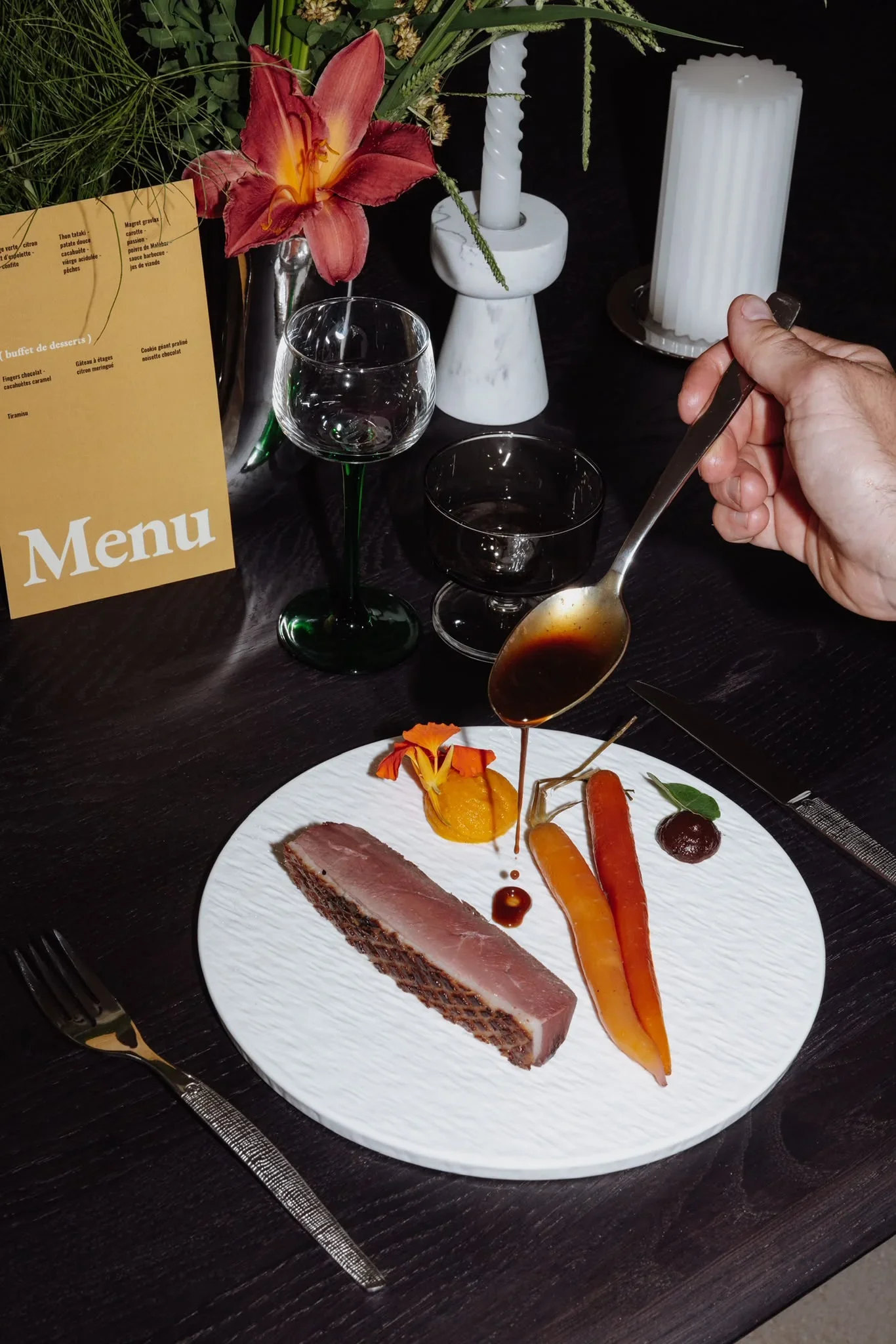 Tranches de magret de canard gravlax avec purée de carotte et fruit de la passion, traiteur mariage Landes Rémi Blanpoil