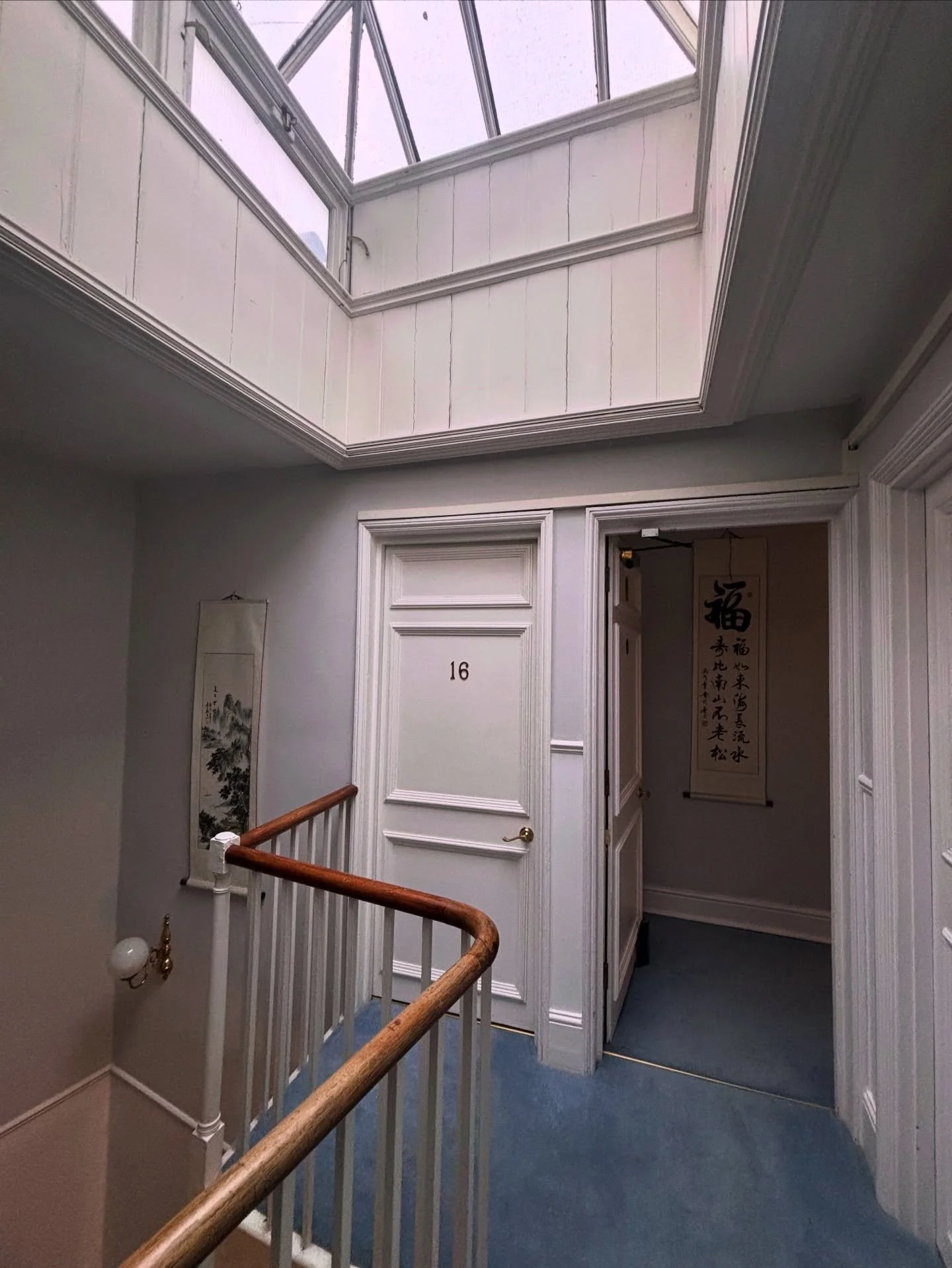 🧧 S I X T E E N 🧧

Room 16 at @cicmcollege where I gave my very last treatment as a student some years ago. 
 In numerology, 16 speaks of supported beginnings and growth through reflection. 

Standing here today, I see how those early steps shaped 