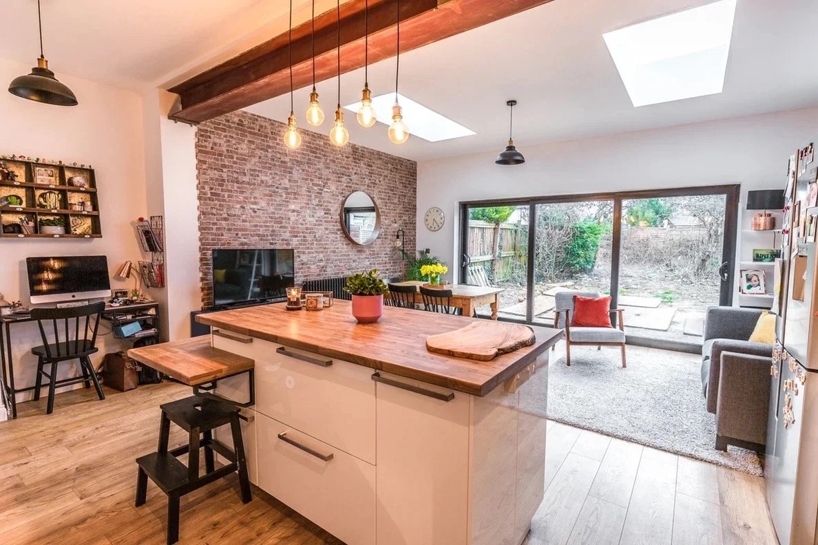 58b943_d0626ca26c8e464e975312193aaf9ecd~mv2 Large.jpeg