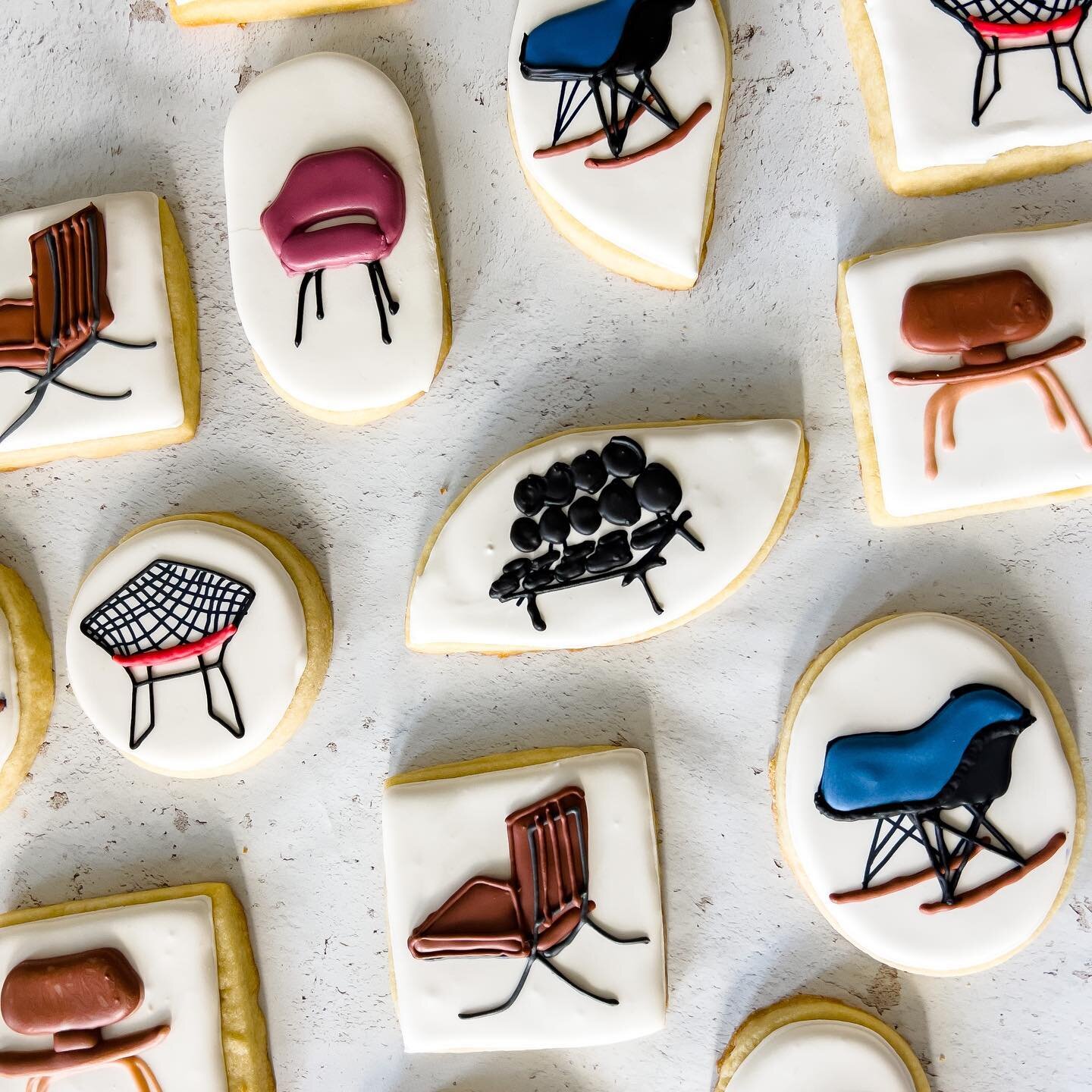 Celebrating the merge of two powerhouse furniture manufacturers becoming @millerknoll from @hermanmiller &amp; @knoll 

#hermanmiller #eames #knoll #bertoia #mcm #midcenturymodern #mcmfurniture #vintagecookies #edibleorlando #orlandofoodie #cookier #