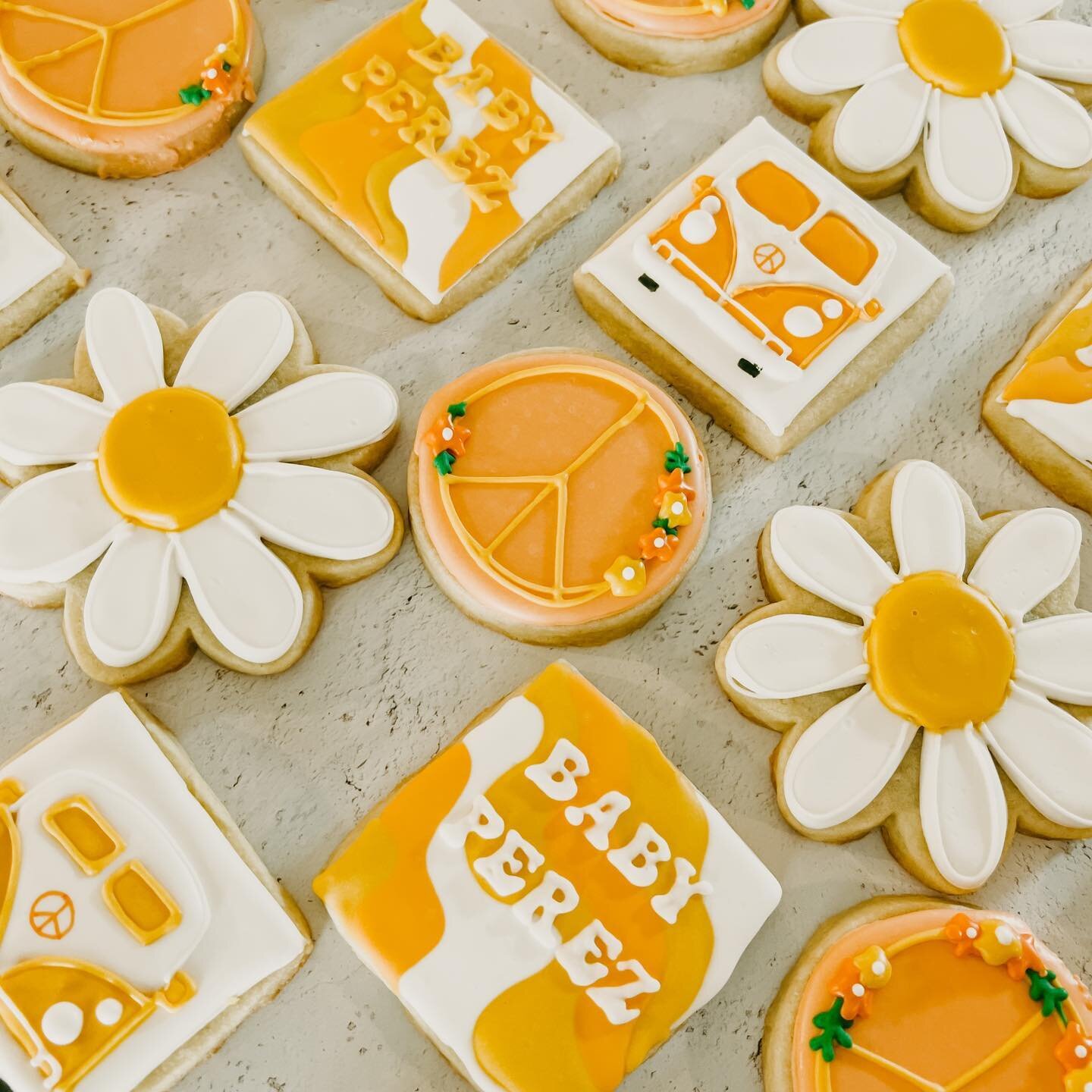 I hope your Sunday is as groovy as these cookies 🌻
.
.
.
#vintagecookies #retrocookies #volkswagon #edibleorlando #orlandofoodie #cookier #customecookiesorlando #shoplocalorlando #orlandosmallbusiness #orlandodoesntsuck #orlandocookies #orlandocakes