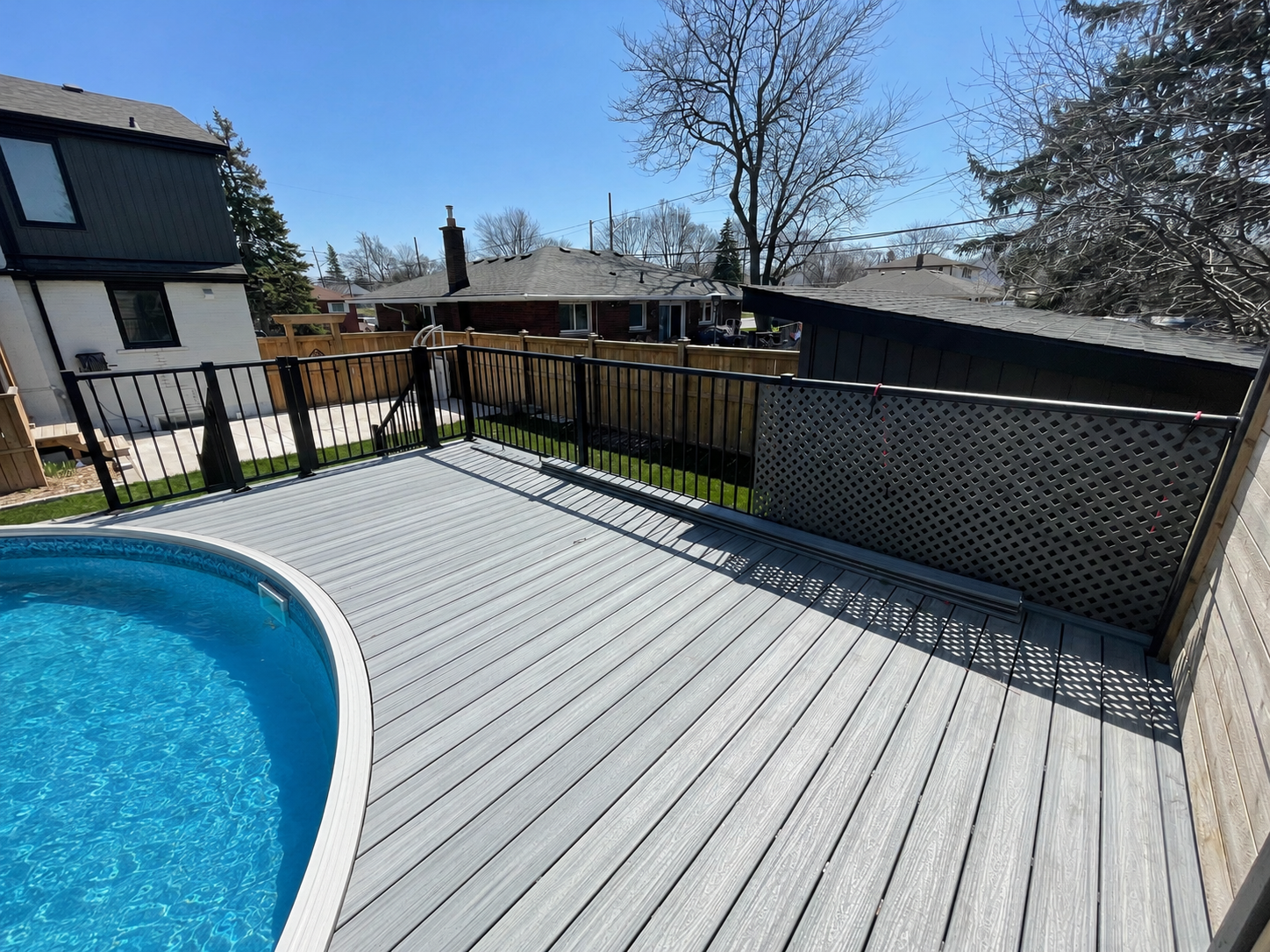 rey-composite-deck-black-aluminum-railing.