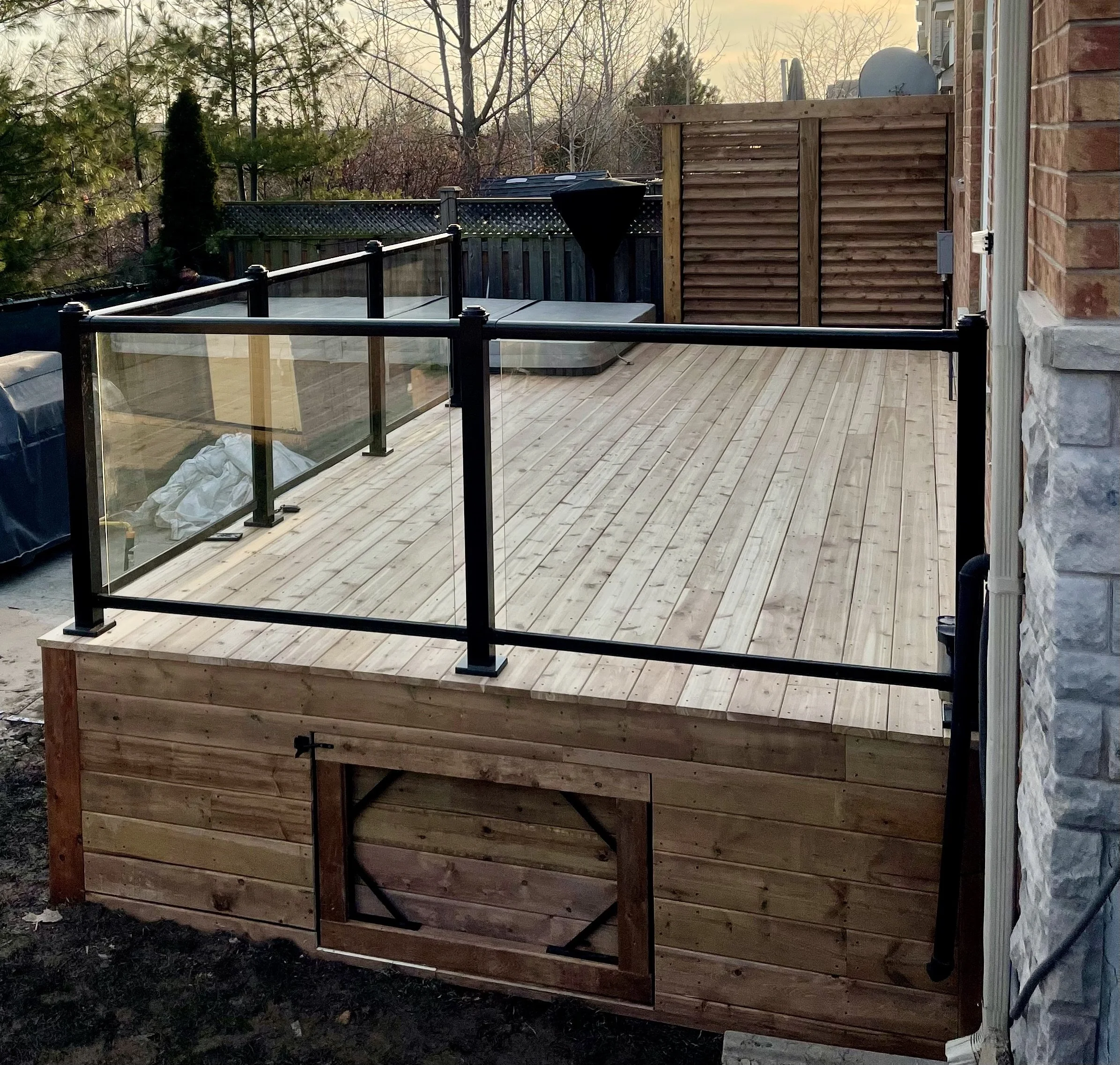 classic-glass-railings-milton