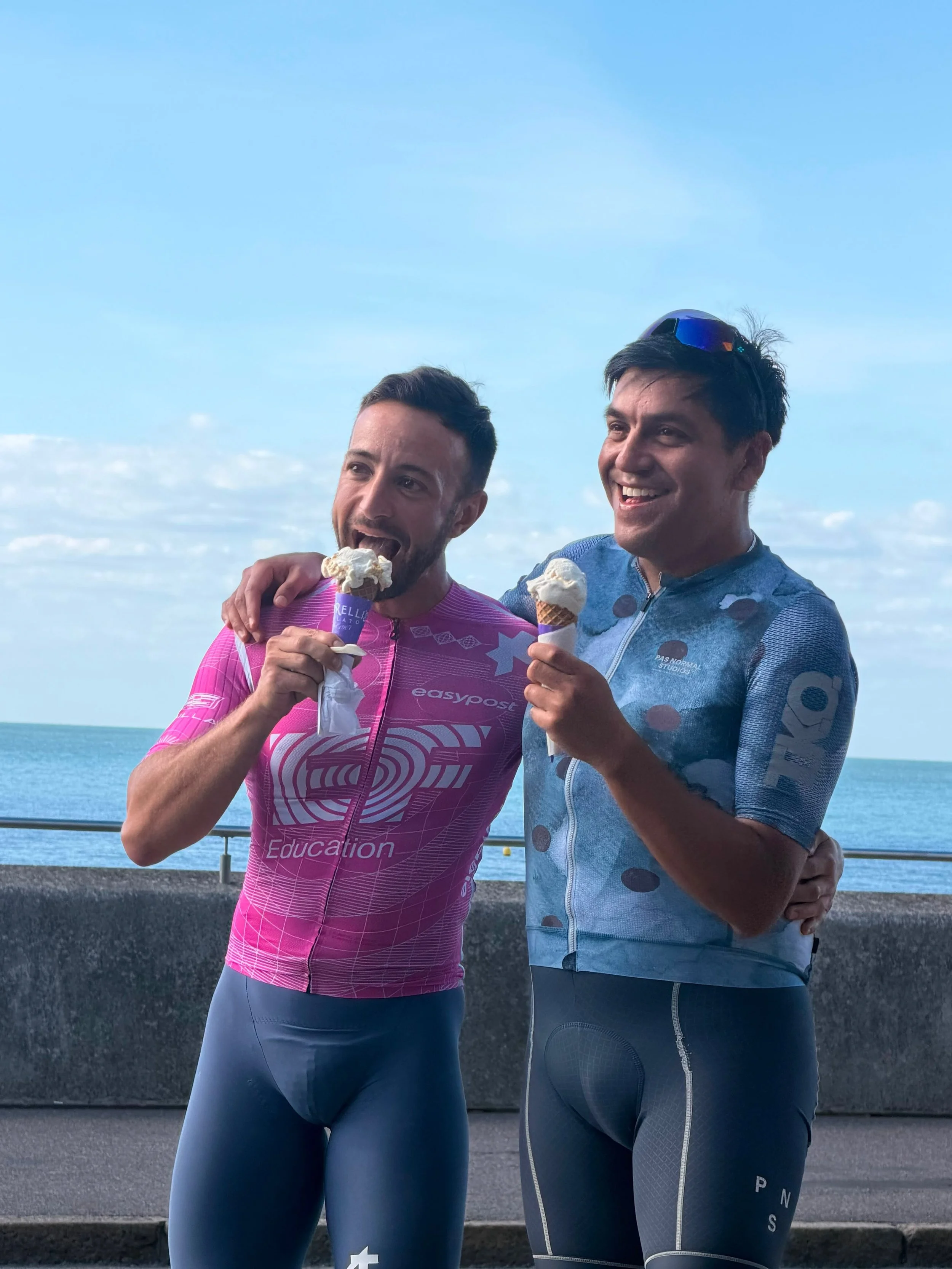 Saturday social laps ☕️ 
Off to Margate 🍦 
Cinnamon bun run 🥐
Sunday funday 🌳 
Spoke cafe 🐐 
Weekend rides ✅ 

#ldnriders #cycling #lgbtqia