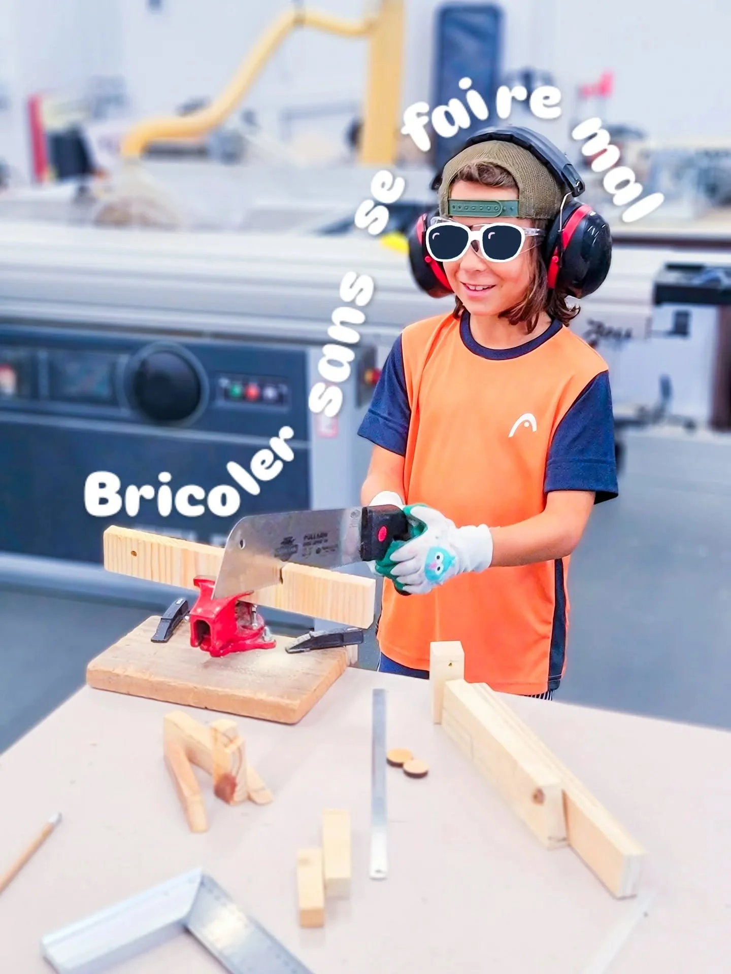 🙅🏻&zwj;♀️Pas de bricolage sans se prot&eacute;ger ! 
Hors de question d'avoir un bless&eacute; pendant les ateliers. ❤️&zwj;🩹
.
.
😵&zwj;💫 Si vous bricolez &agrave; la maison avec vos enfants,
voil&agrave; quelques &eacute;tapes pour les s&eacute