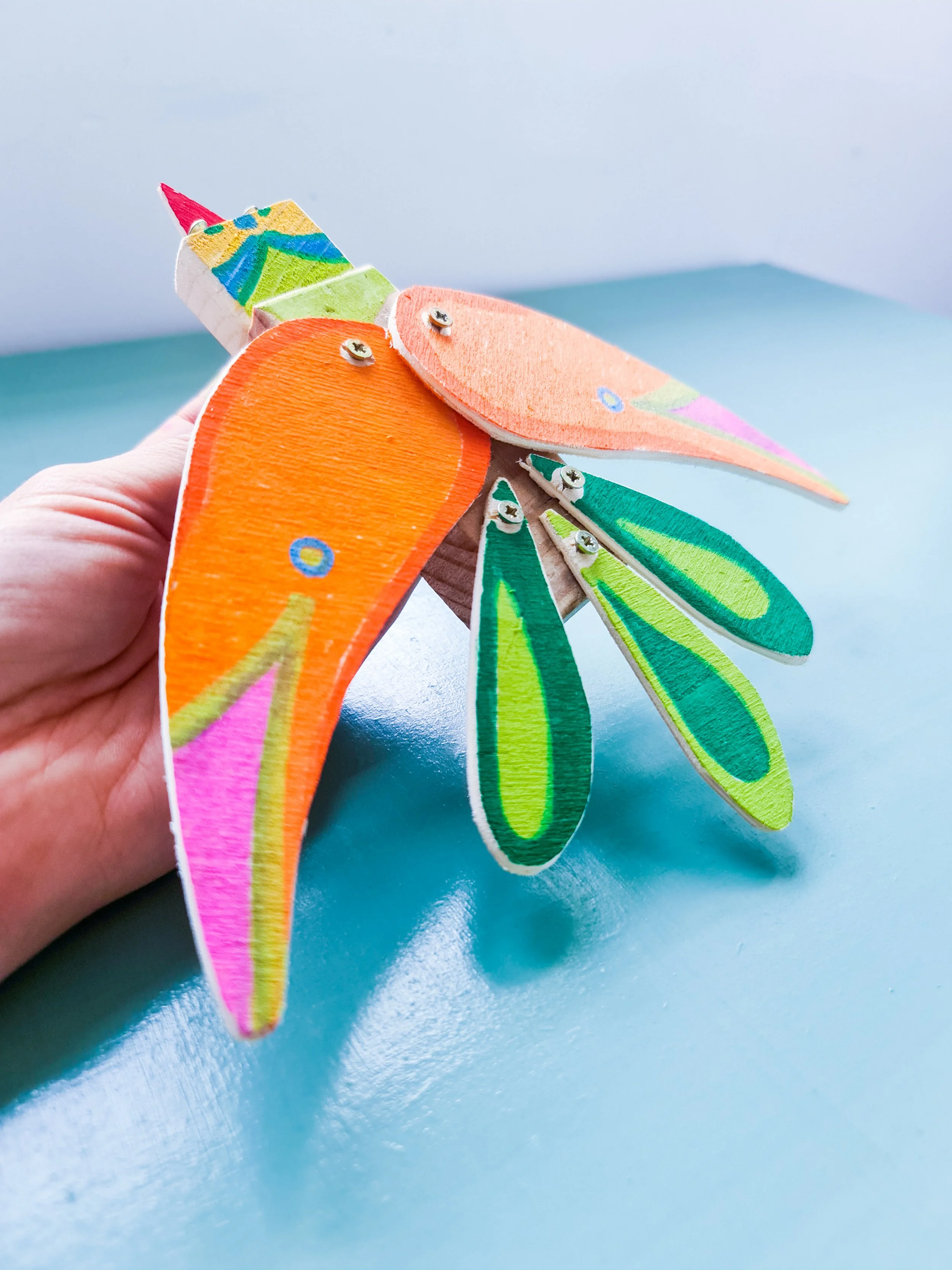 27.04 - Mini-menuiserie enfant - Oiseau Arc-en-ciel